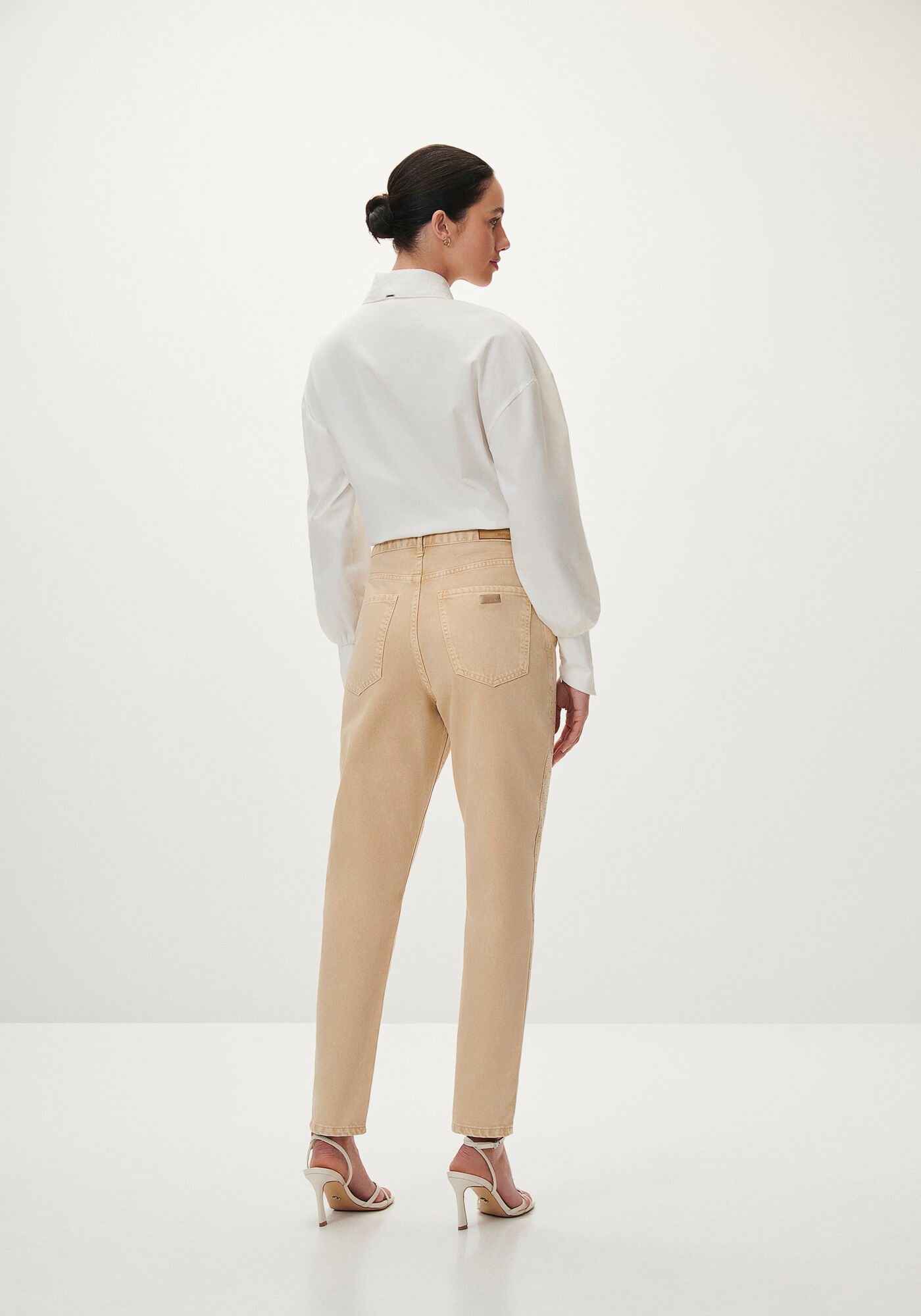 Cal&ccedil;a Sarja Mom Cropped Super Alta com Strass, , large.