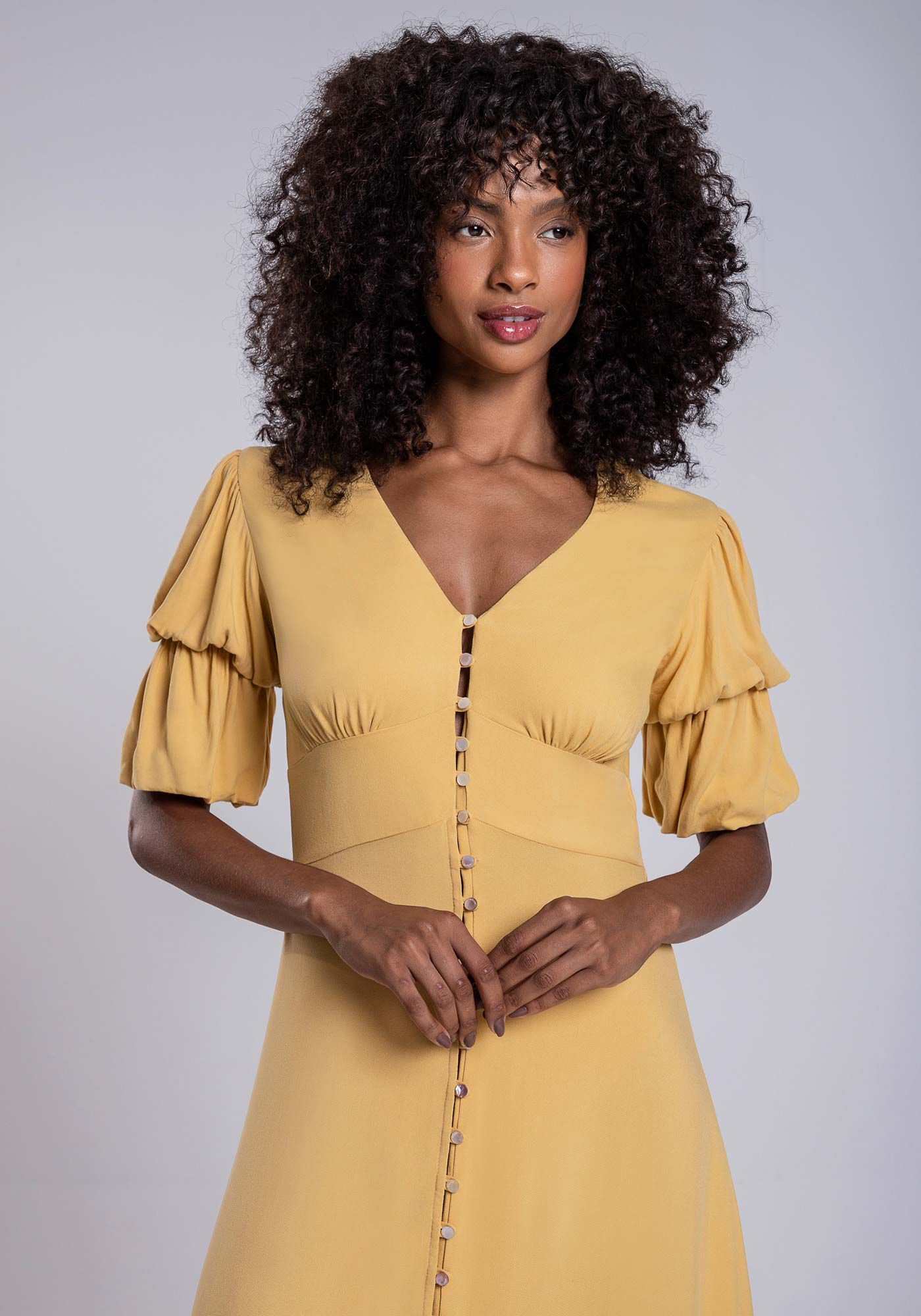 Vestido midi hot sale com botões