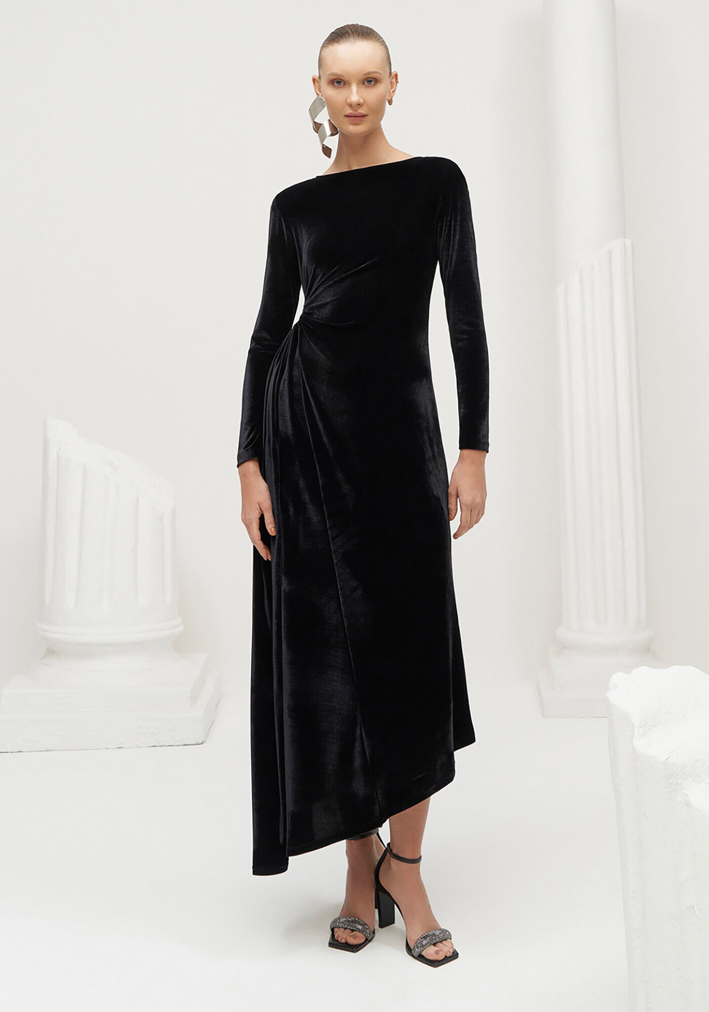 Vestido Longo Manga Longa em Veludo com Cut, PRETO REATIVO, large.