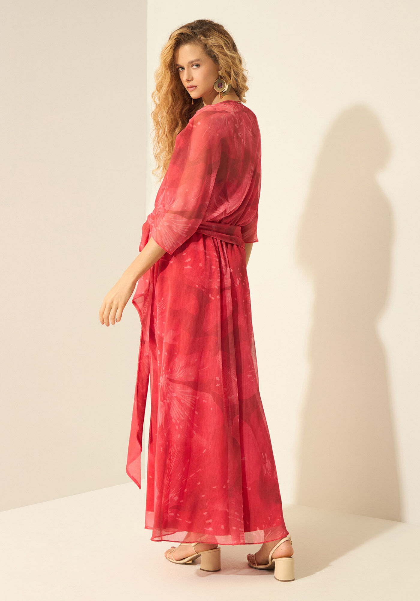 Vestido Longo Com Mangas Curtas E Sobreposi&ccedil;&atilde;o, FLAMBOYANT VERMELHO, large.