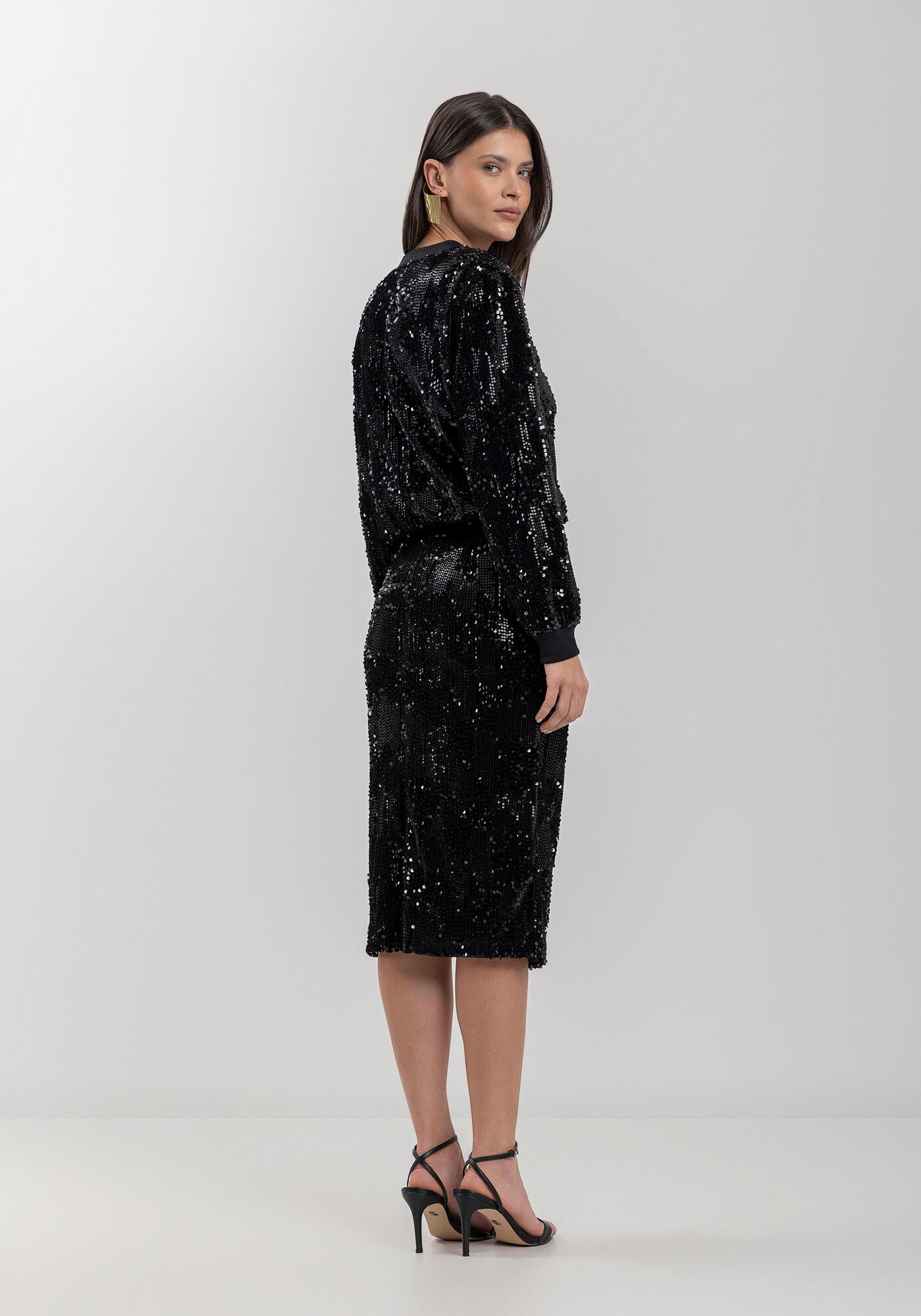 Saia Midi Em Veludo Com Paet&ecirc;s E Cintura M&eacute;dia, PRETO, large.