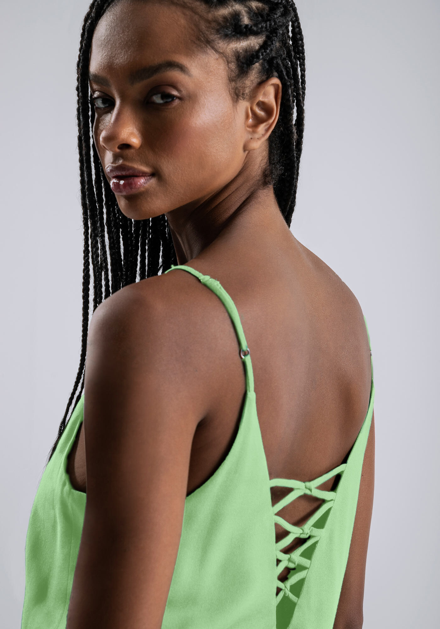 Blusa com Al&ccedil;as Crepe com Recorte Costas, , large.