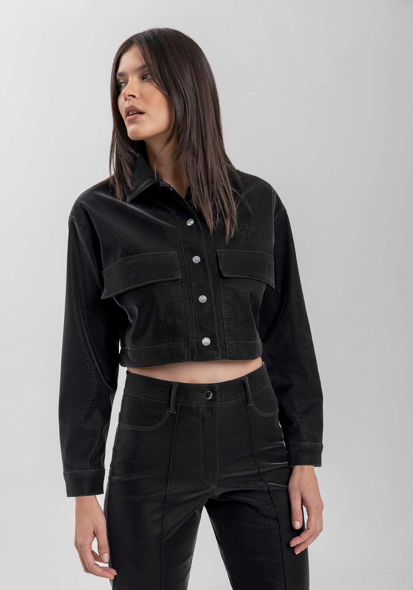 Jaqueta Curta Com Bot&otilde;es Em Malha Leather, , large.