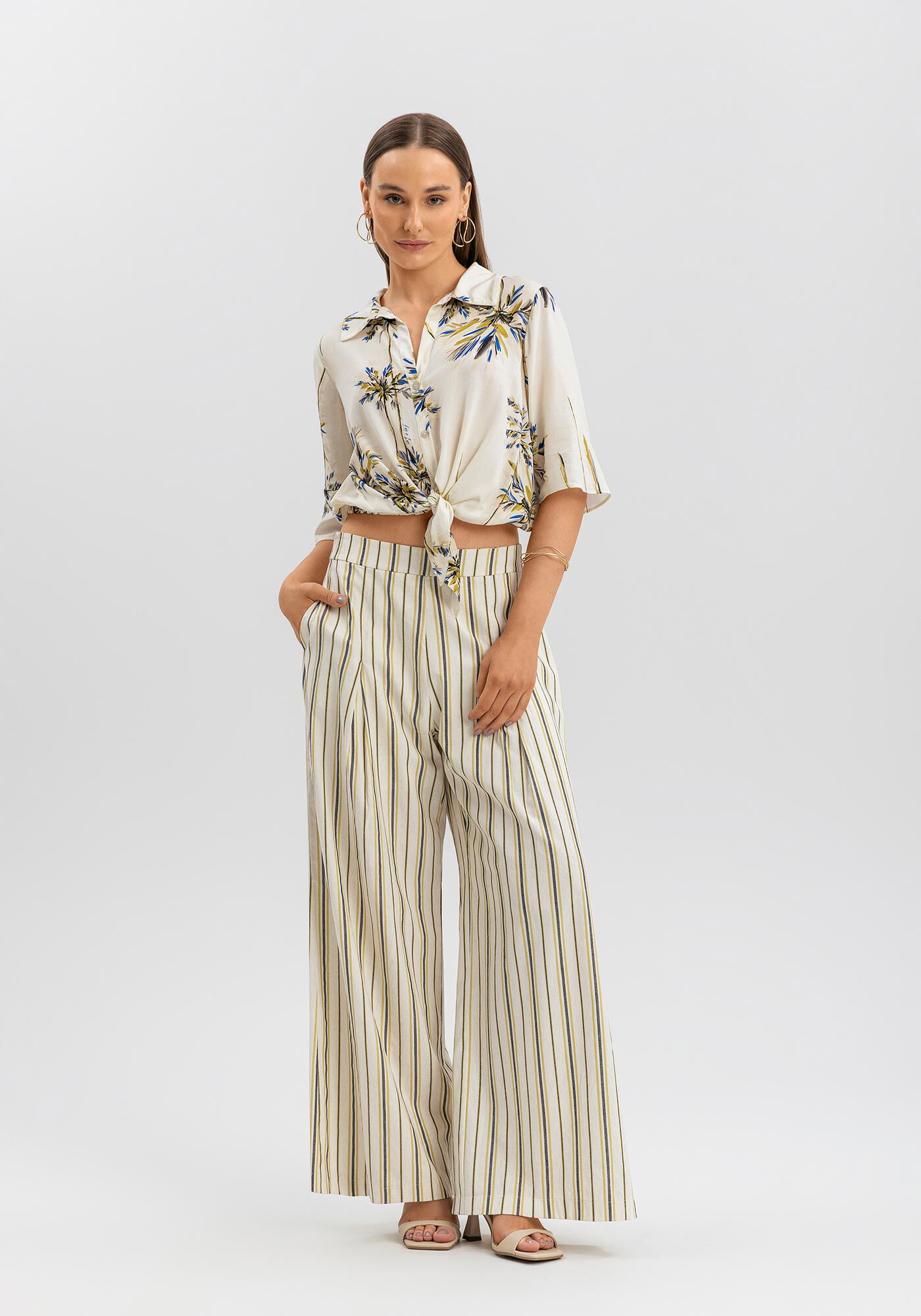 Camisa De Mangas Curtas Estampada Com Bot&otilde;es E Amarra&ccedil;&atilde;o, , large.