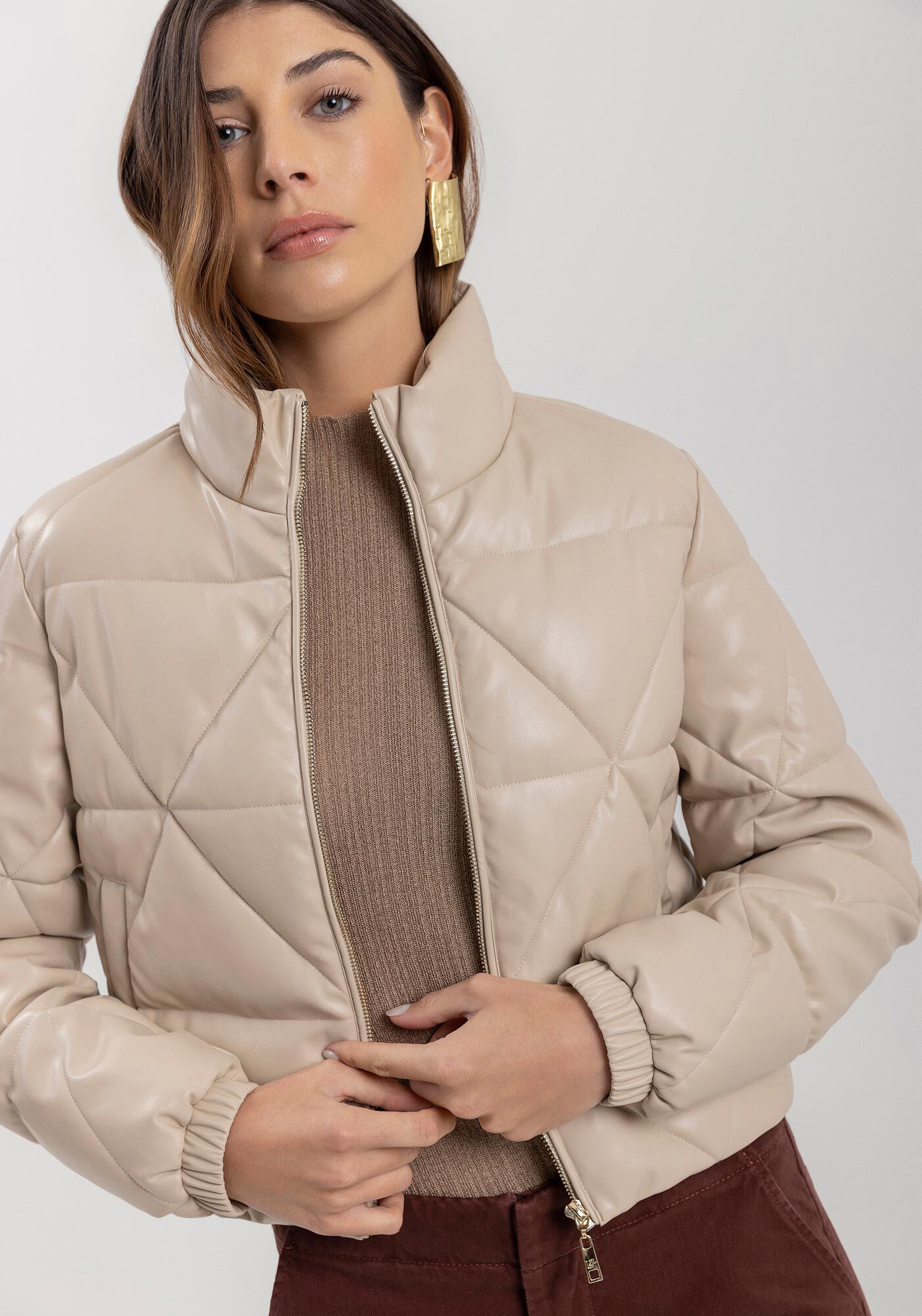 Jaqueta Puffer Com Gola Alta E Bolsos, , large.