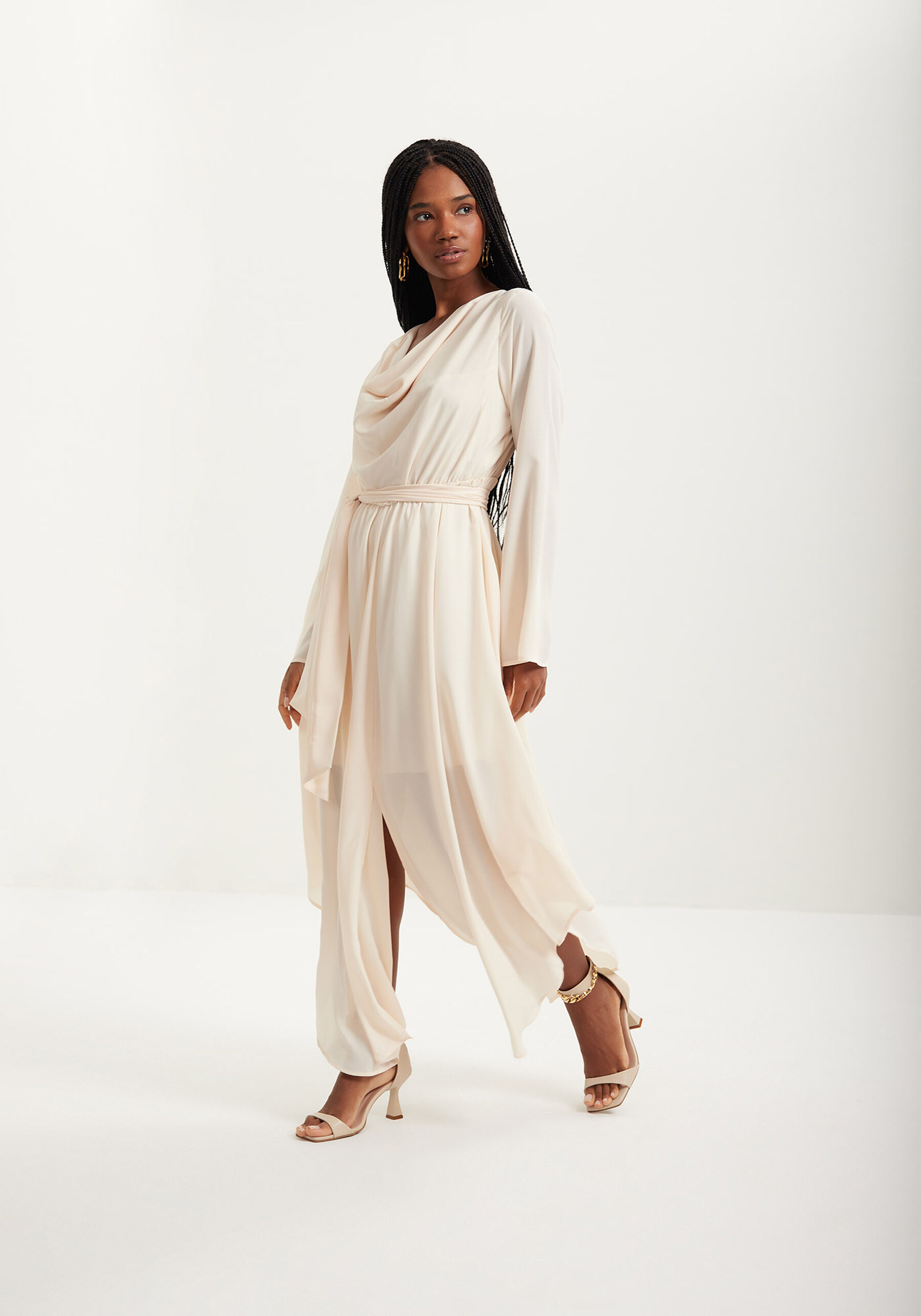 Vestido Longo De Mangas Com Gola Degagê Em Chiffon, . Vestido Longo De Mangas Com Gola Degagê Em Chiffon, , large.