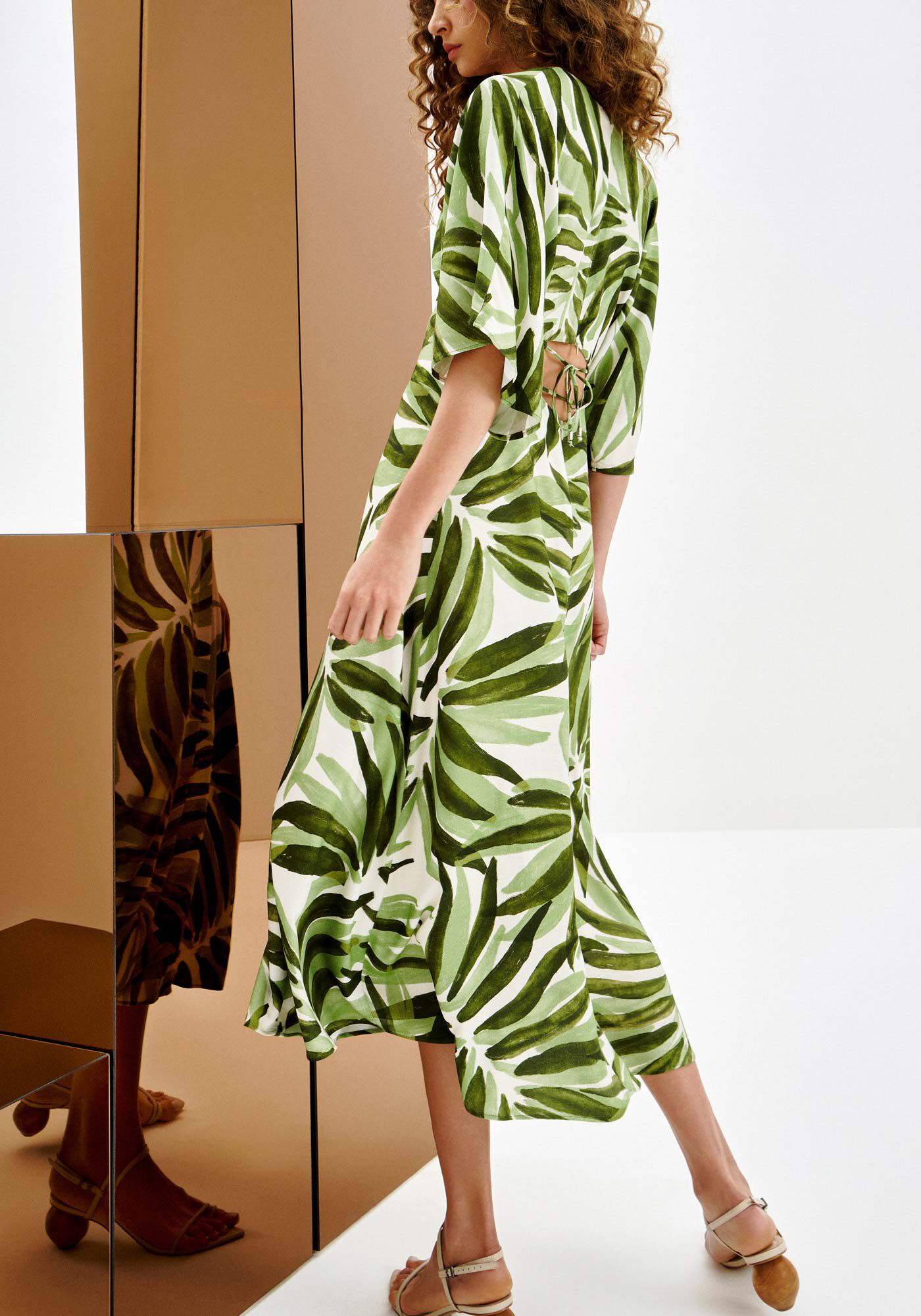 Vestido Midi em Viscose Estampado com Manga Flare, , large.