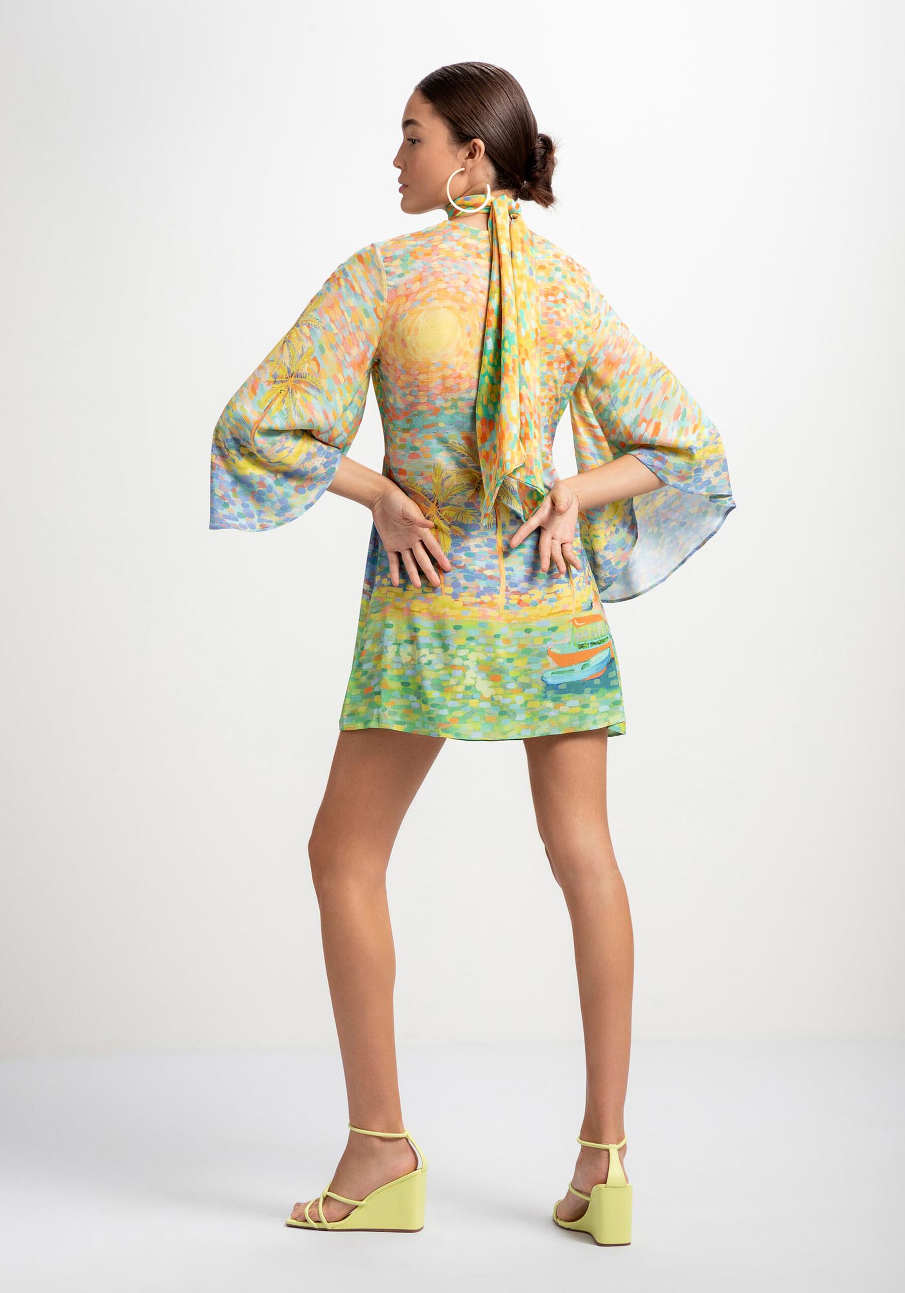 Vestido Curto em Viscose com Manga 3/4 Sino, . Vestido Curto em Viscose com Manga 3/4 Sino, , large.