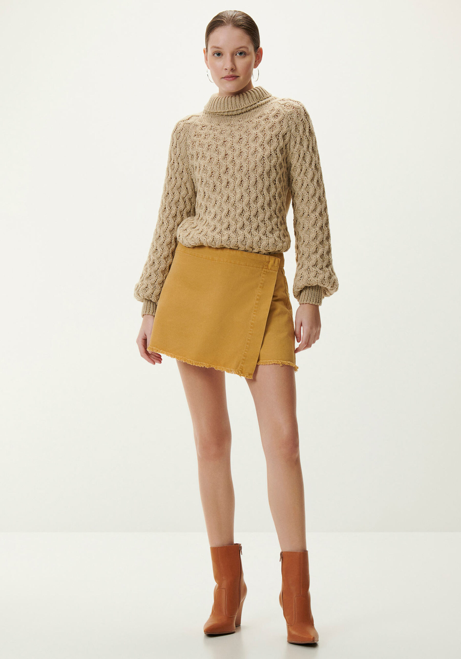 Blusão Amplo em Tricô Texturizado com Gola Alta, . Blusão Amplo em Tricô Texturizado com Gola Alta, , large.