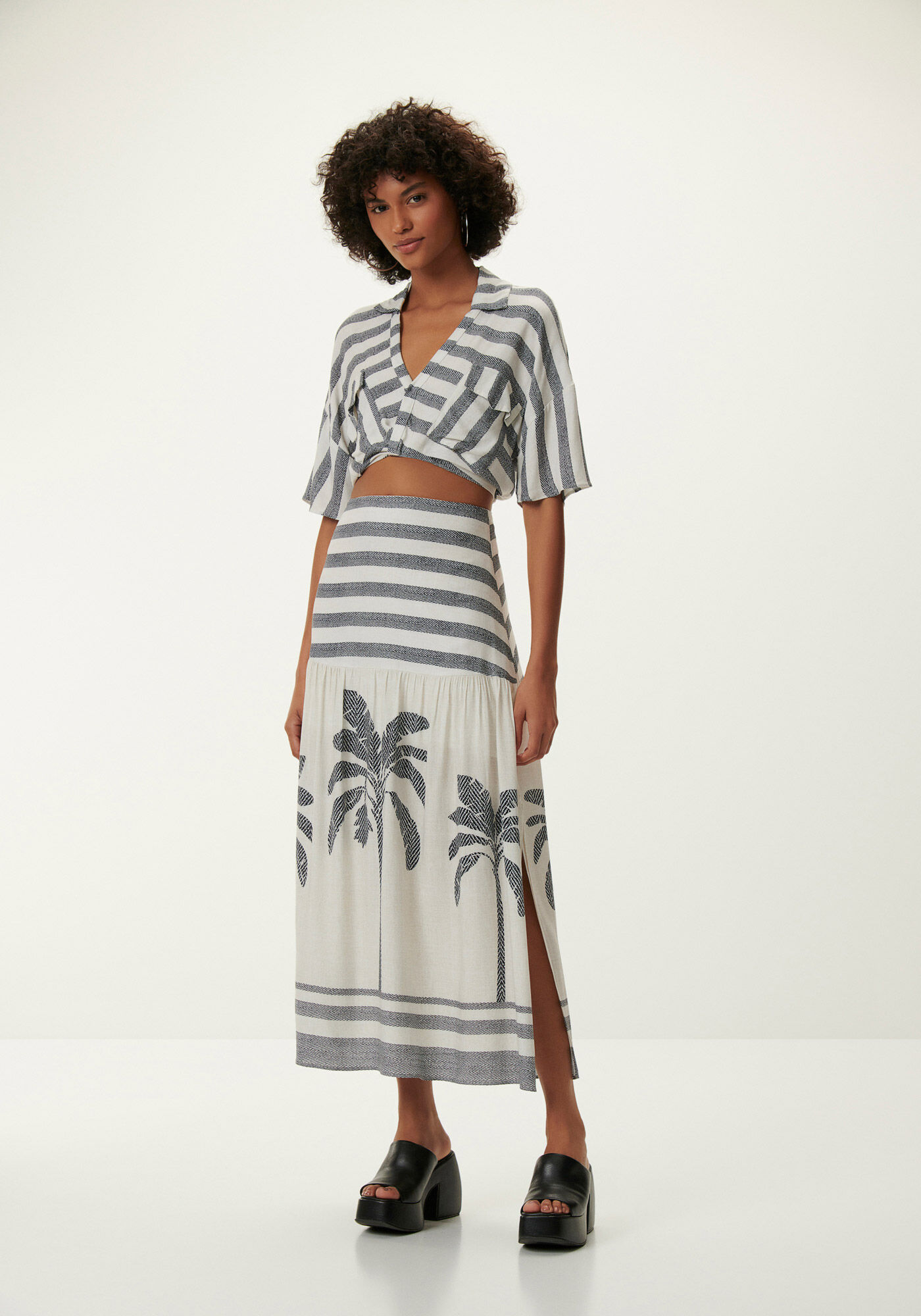 Saia Midi Chevron em Viscose com Franzido, CHEVRON/LISTRAS, large.