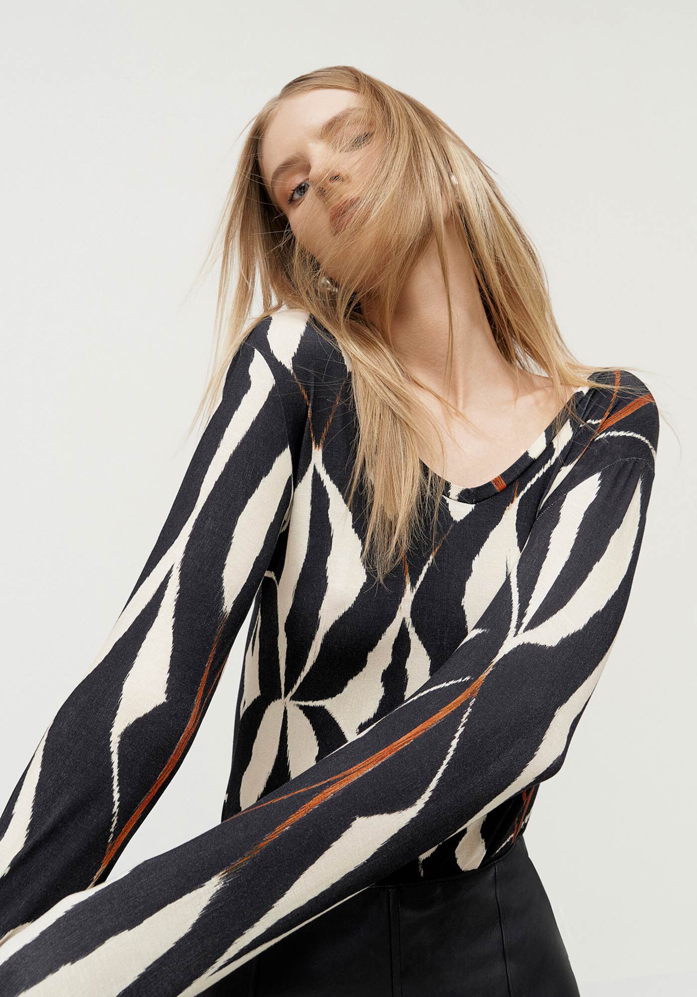 Blusa Manga Longa em Malha Viscose Estampada, , large.