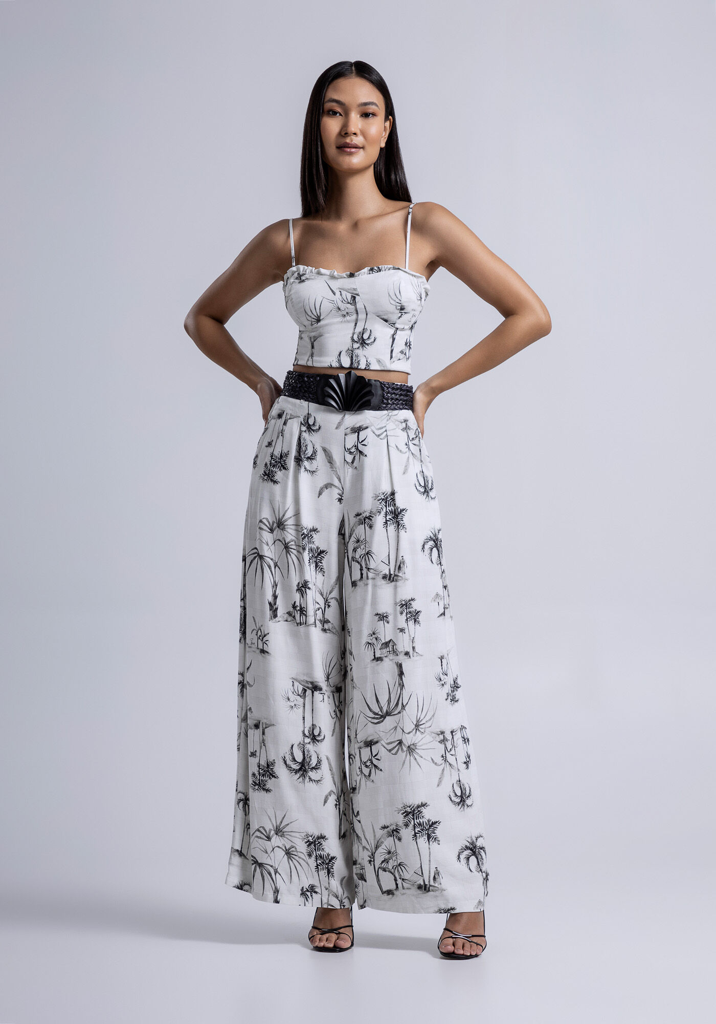 Cal&ccedil;a Pantalona em Viscose com Pregas, , large.