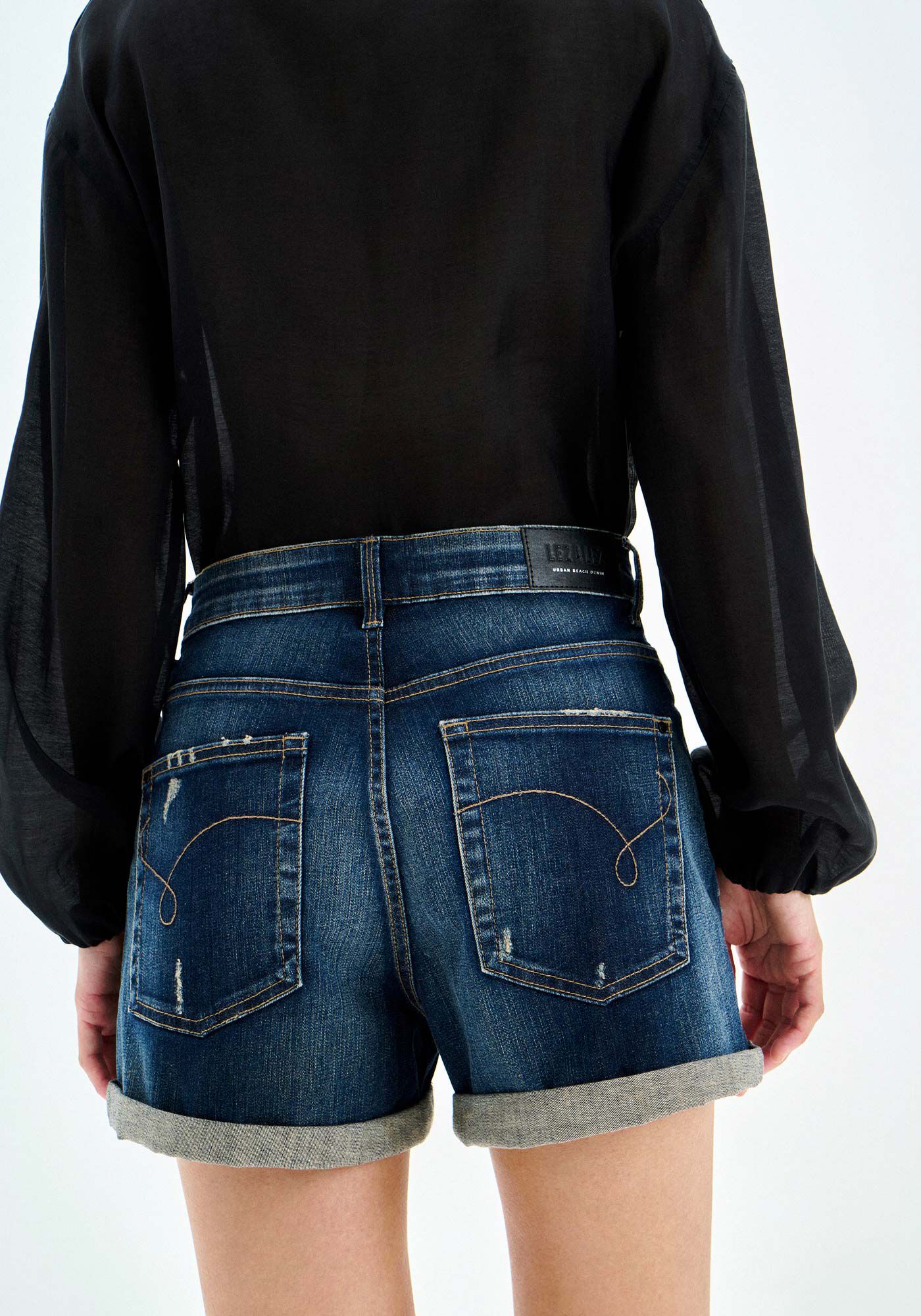 Shorts Jeans Boyfriend com Barra Dobrada, , large.