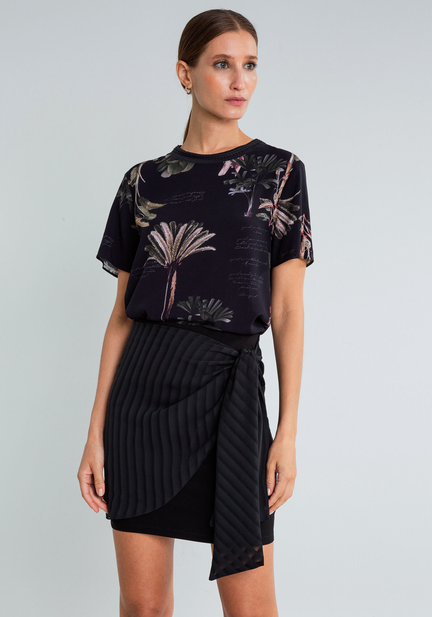 Blusa Detalhe Gola Estampada, POESIA, large.