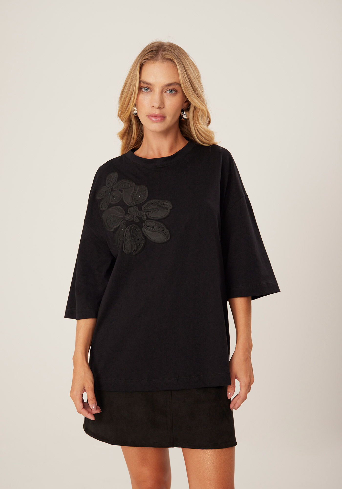 Blusa Em Algod&atilde;o Com Mangas M&eacute;dias E Bordado Localizado, , large.