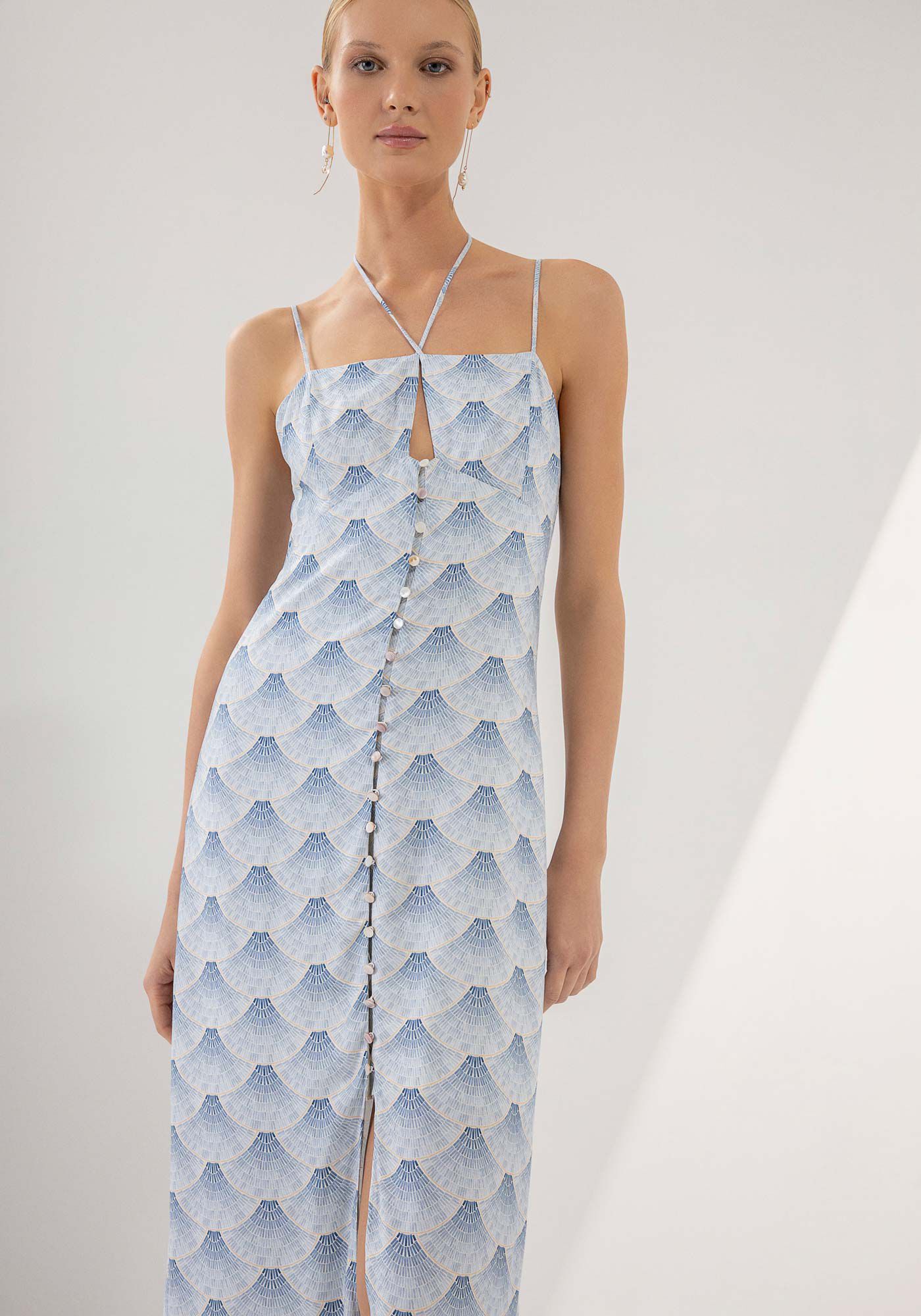 Vestido Longo Estampado com Bot&otilde;es e Fenda, , large.