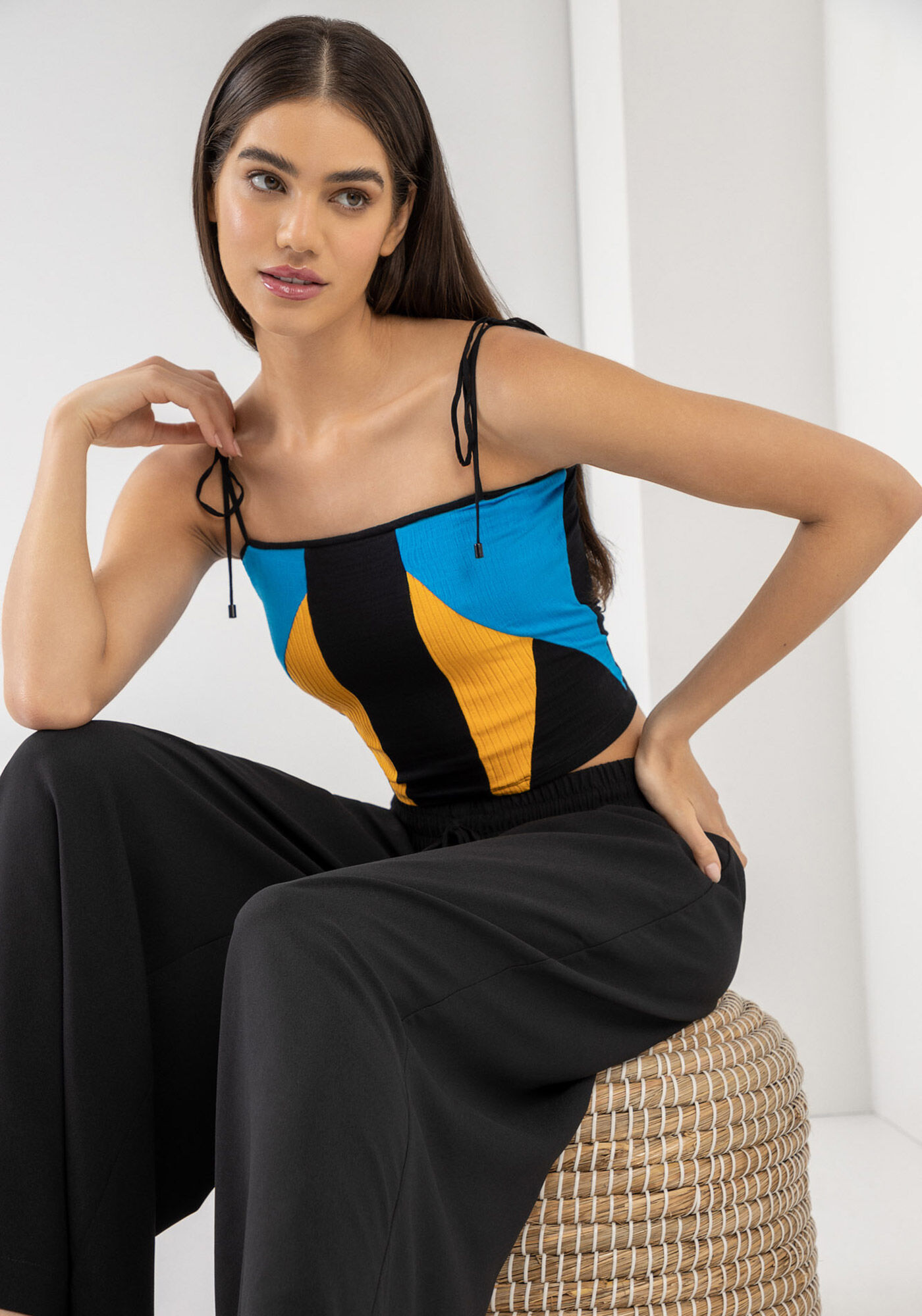 Blusa com Al&ccedil;as e Recortes Contraste, , large.