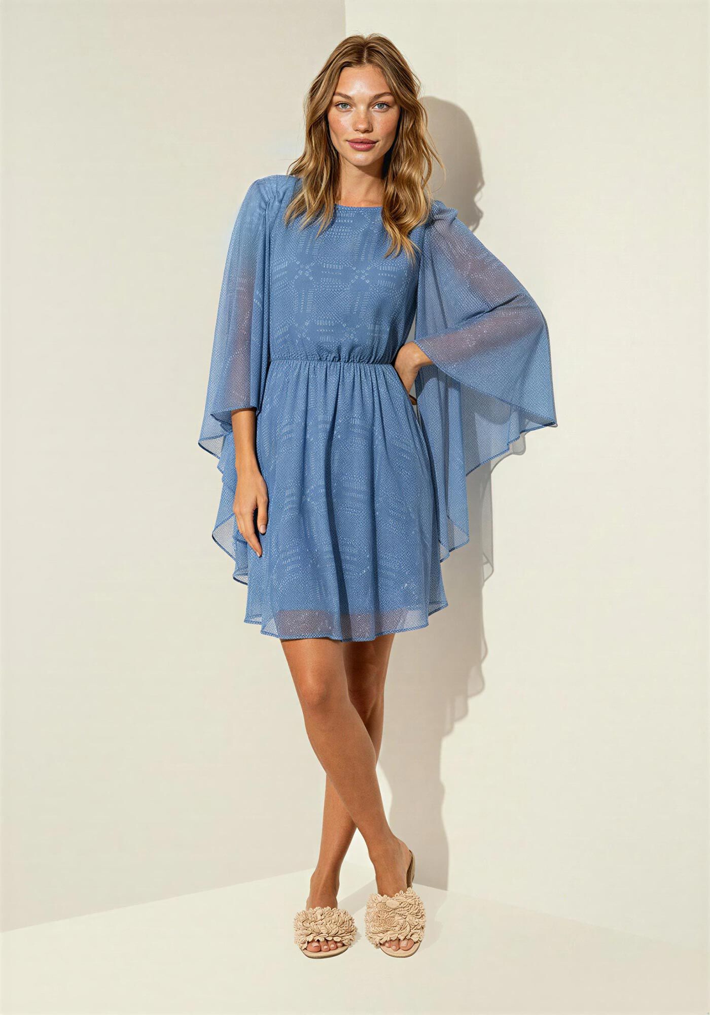 Vestido Curto Fluido Com Mangas Amplas E Transpar&ecirc;ncia, CHECK AZUL, large.