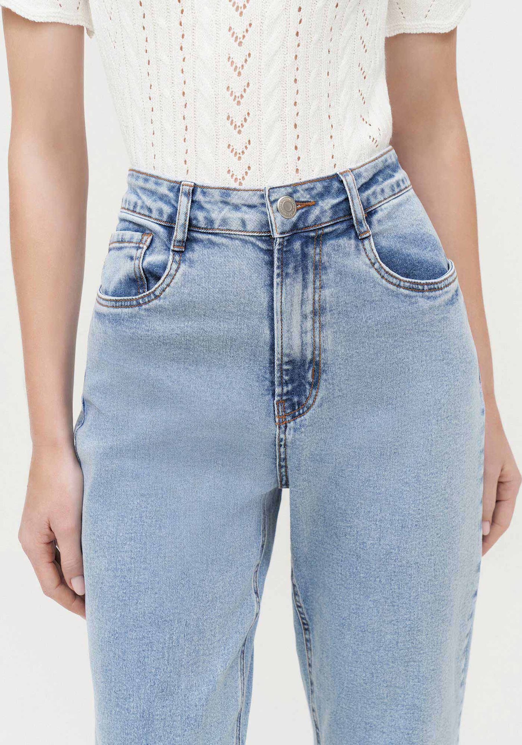 Calça Jeans Mom Comfort Cropped com Elasticidade, JEANS. Calça Jeans Mom Comfort Cropped com Elasticidade, JEANS, large.
