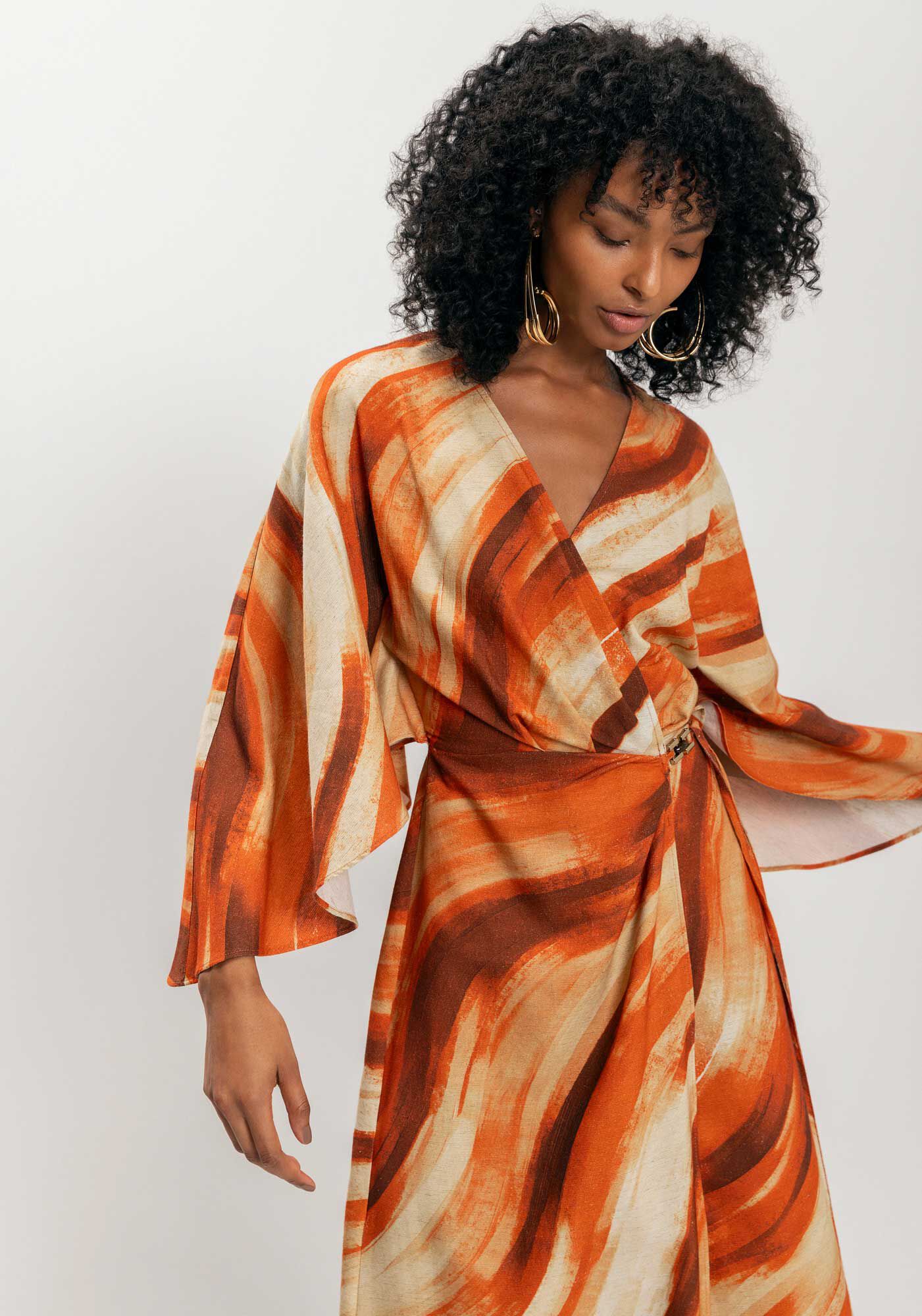 Vestido Ch&aacute; Estampado Com Mangas Amplas E Enfeite, , large.