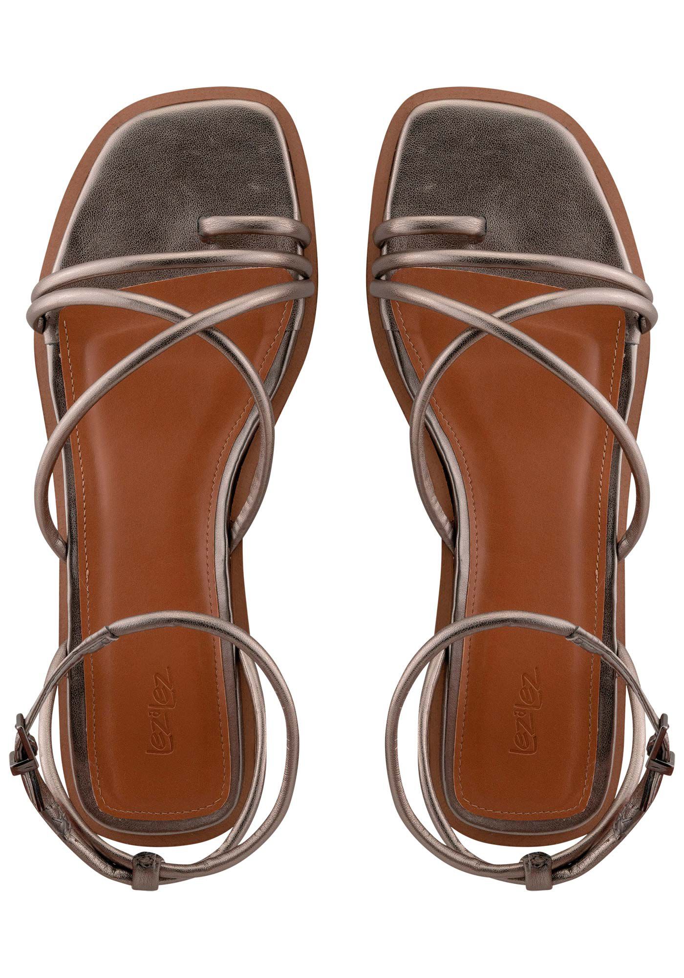 Sand&aacute;lia Rasteira Metalizada com Tiras, , large.