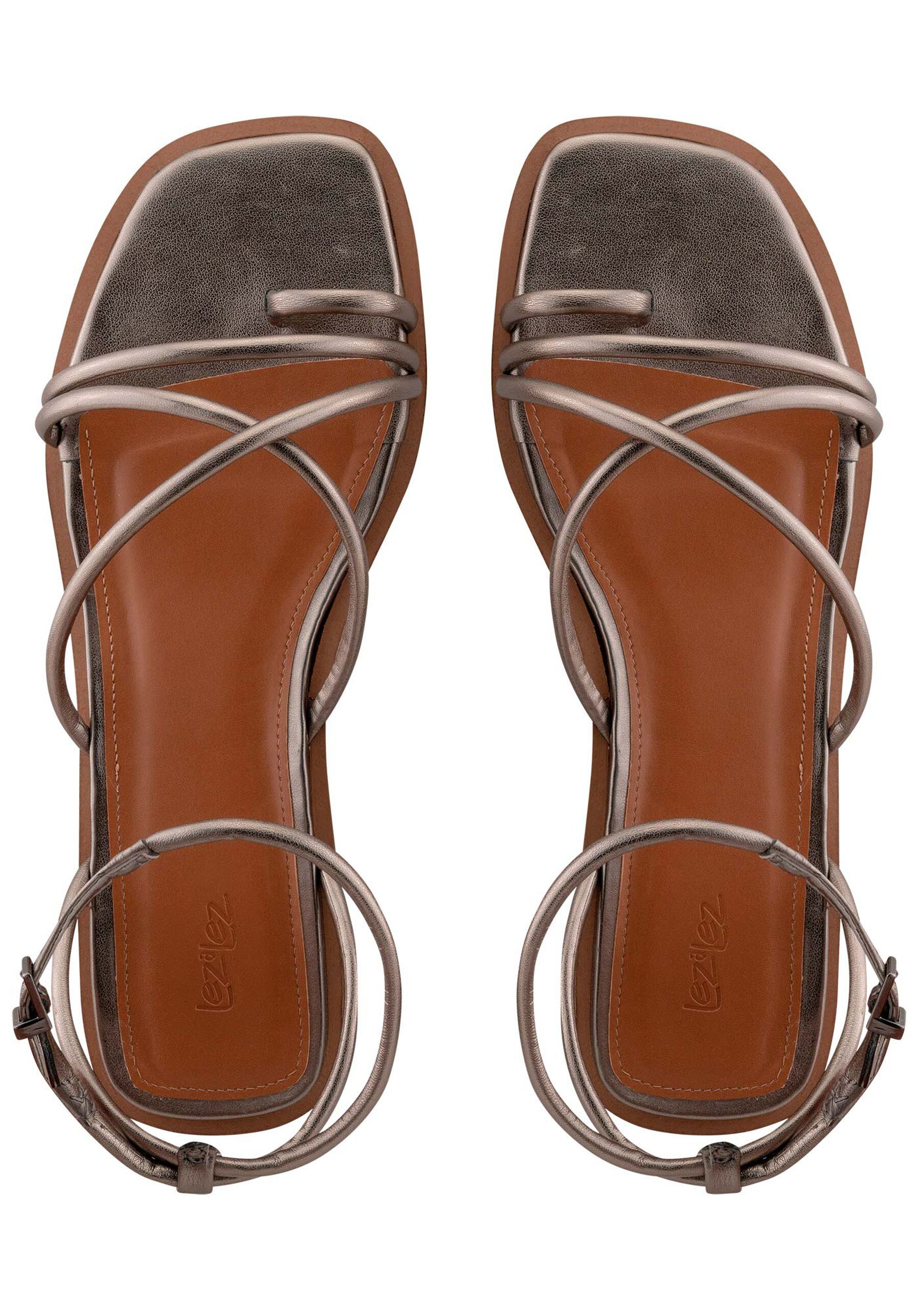 Sandália Rasteira Metalizada com Tiras, PRATA VELHO. Sandália Rasteira Metalizada com Tiras, PRATA VELHO, large.