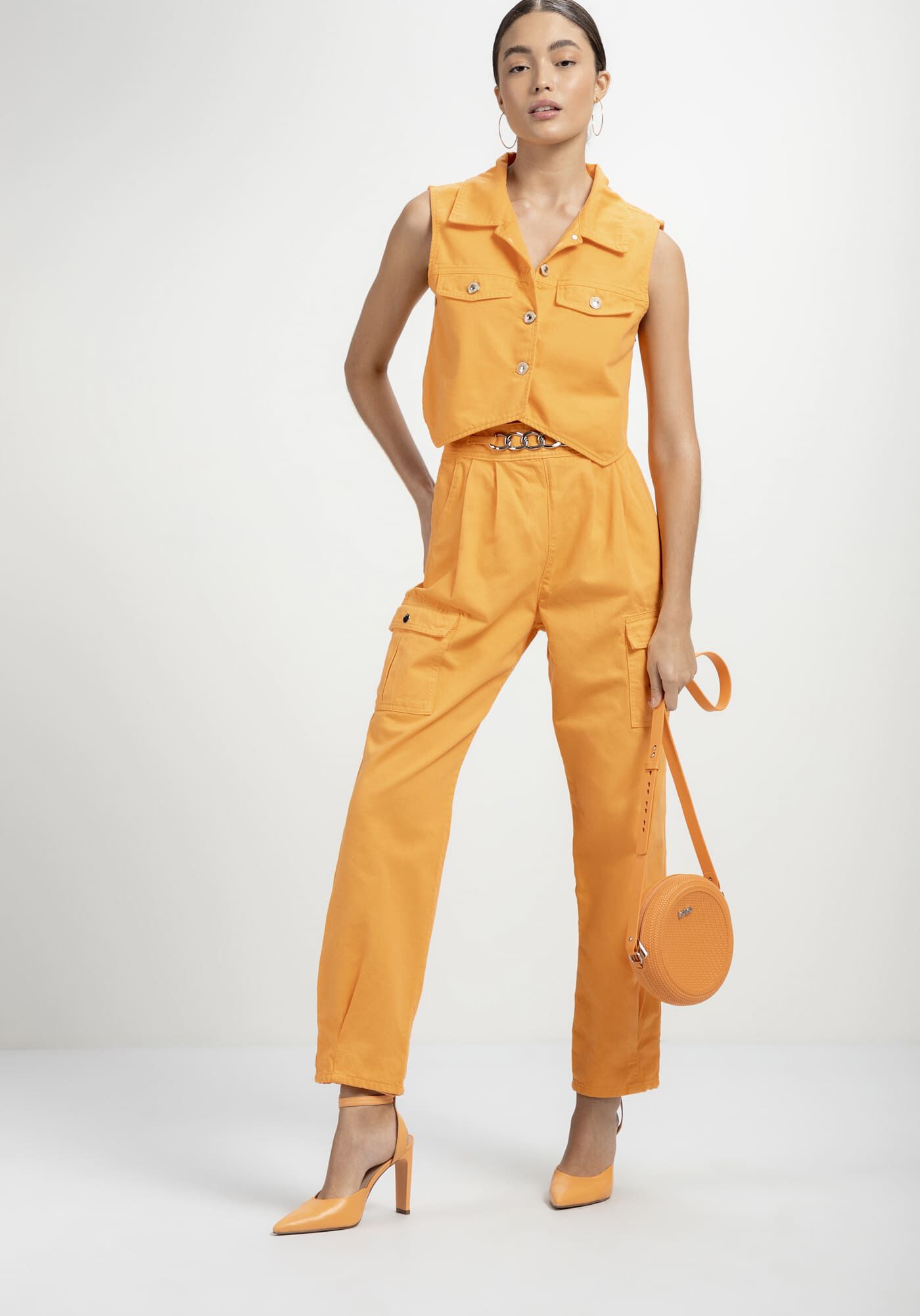 Cal&ccedil;a Sarja Cropped Utilit&aacute;ria com Corrente C&oacute;s, , large.