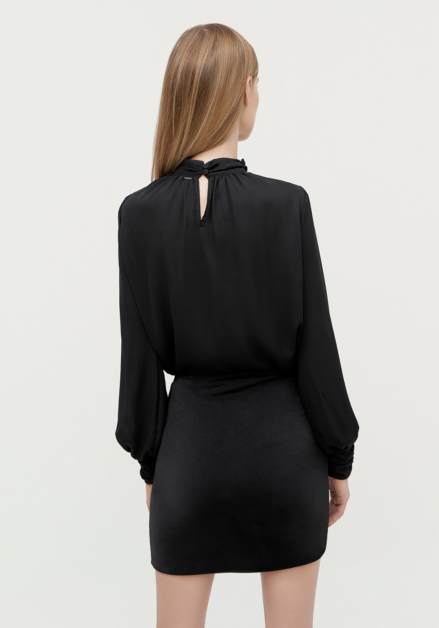 Saia Curta em Malha Brilho com Corrente, PRETO REATIVO, large.