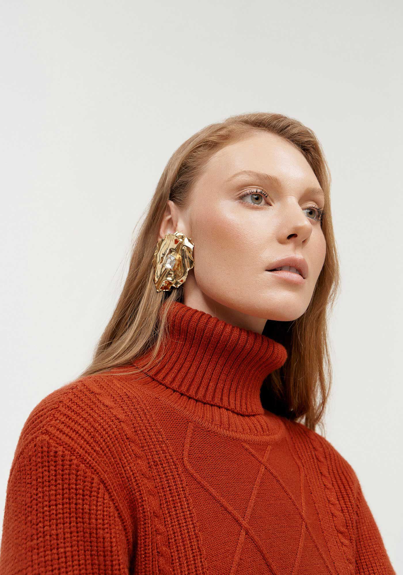 Blus&atilde;o Manga Longa Bufante em Tric&ocirc; com Gola Alta, , large.