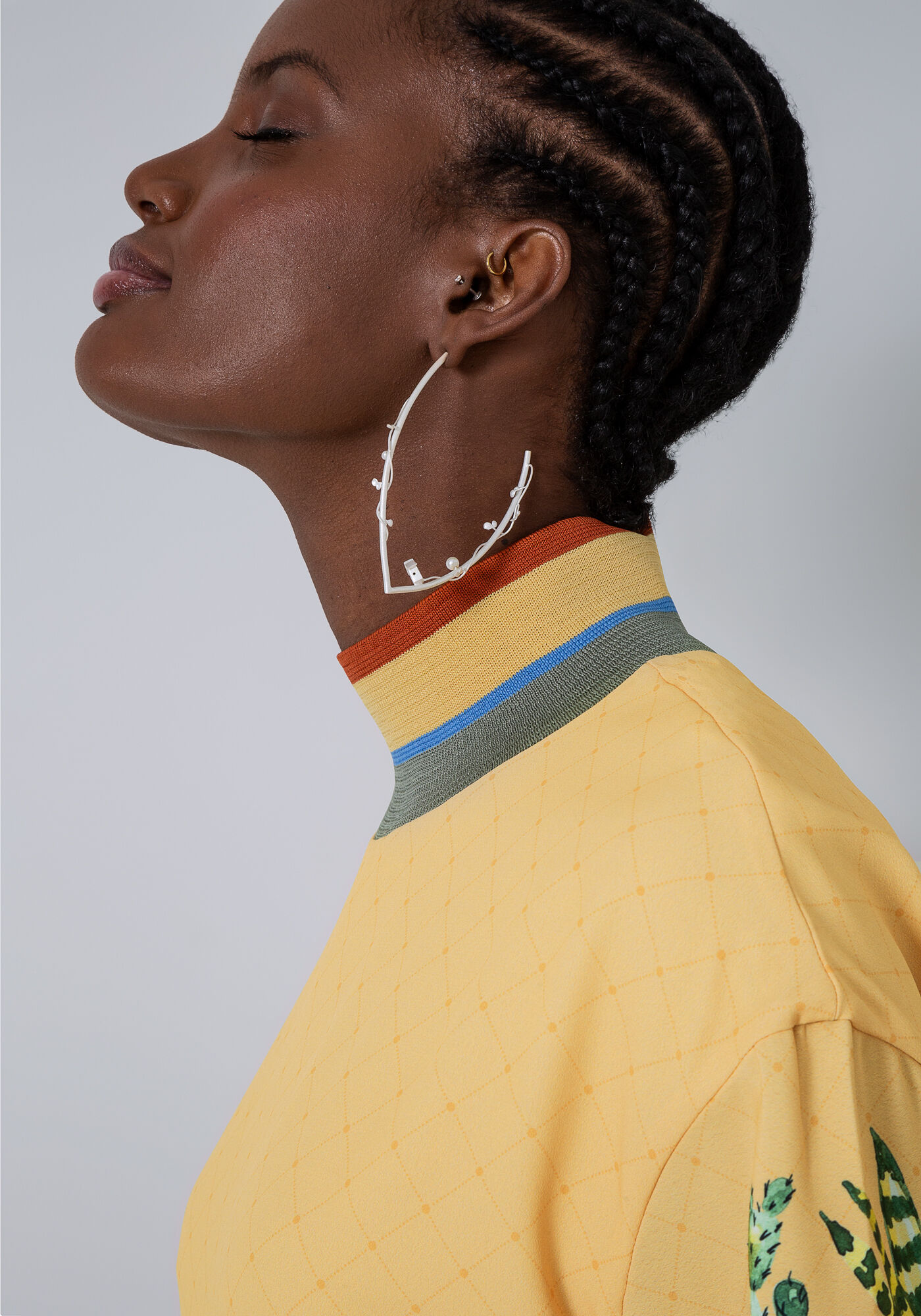 Vestido Tecido Poly com Gola Alta e Retil&iacute;nea, , large.