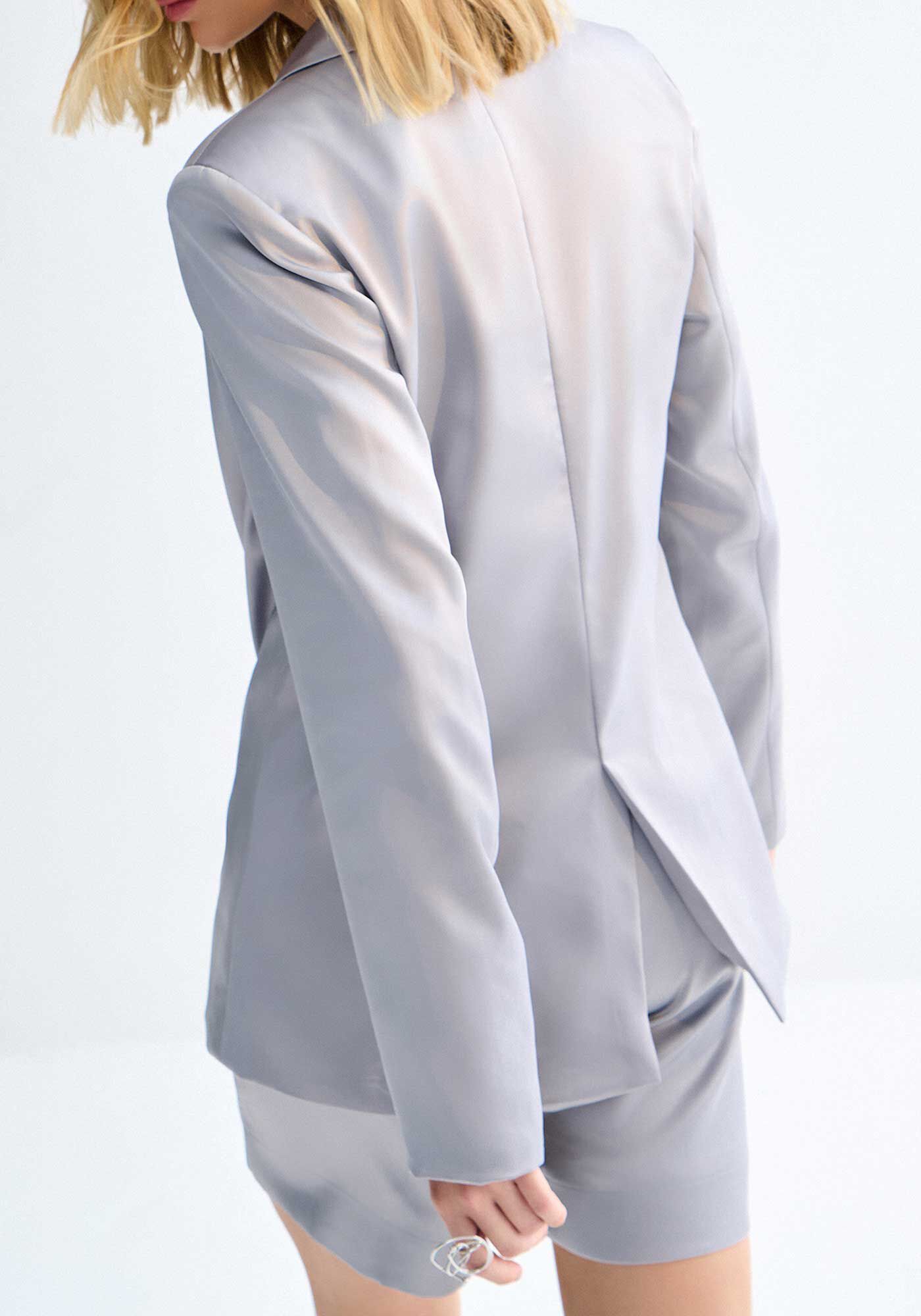 Blazer Manga Longa Alfaiataria em Tecido Acetinado, CINZA PRATA, large.