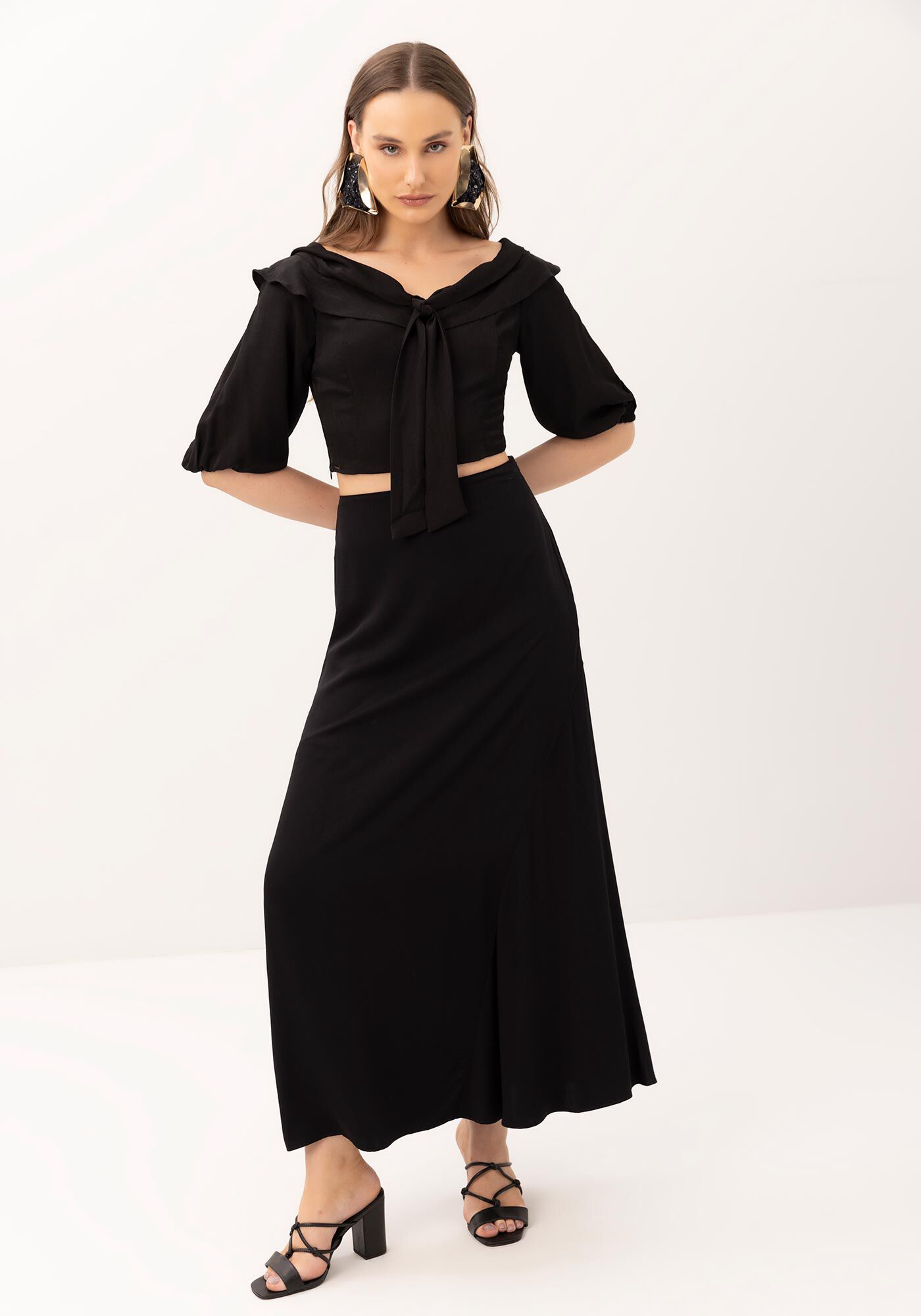 Blusa Ombro a Ombro em Viscose com La&ccedil;o, , large.