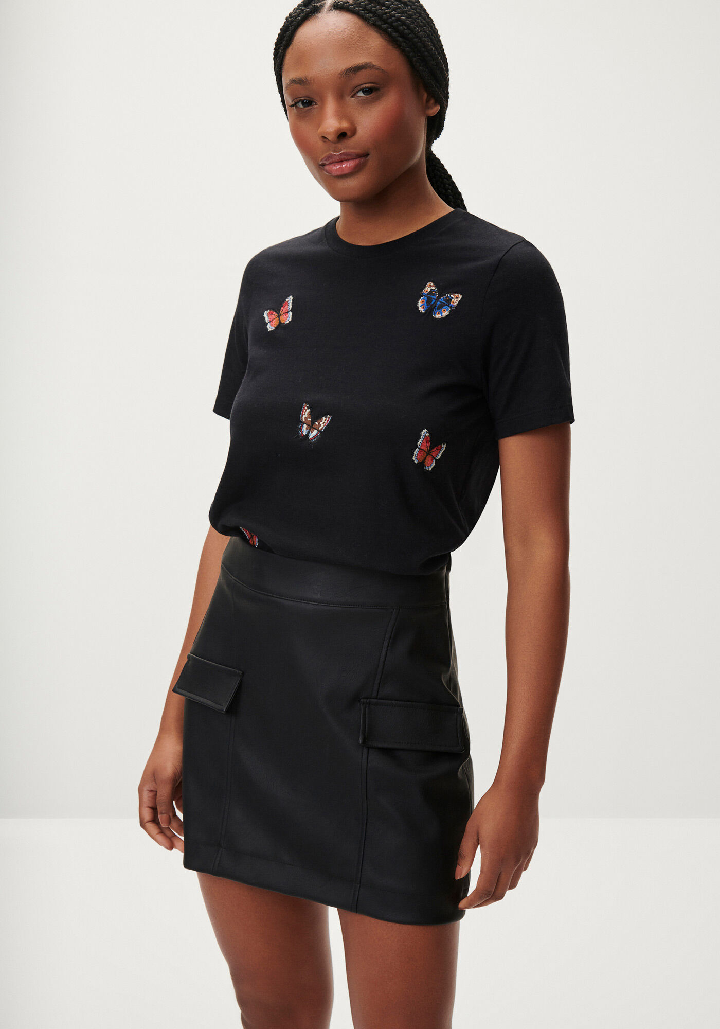 T-shirt em Malha Respons&aacute;vel com Bordado Borboleta, , large.