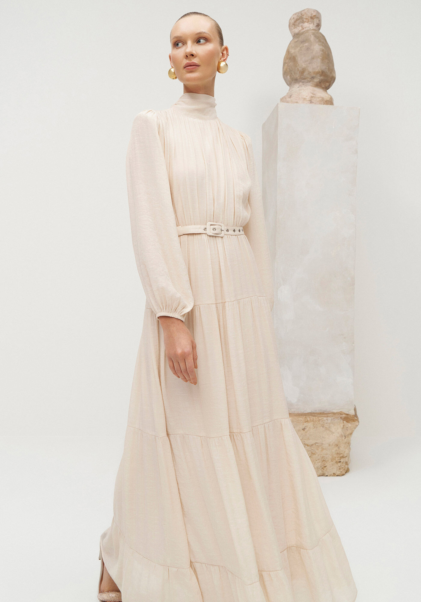 Vestido Longo Gola Alta em Shantung com Cinto, , large.