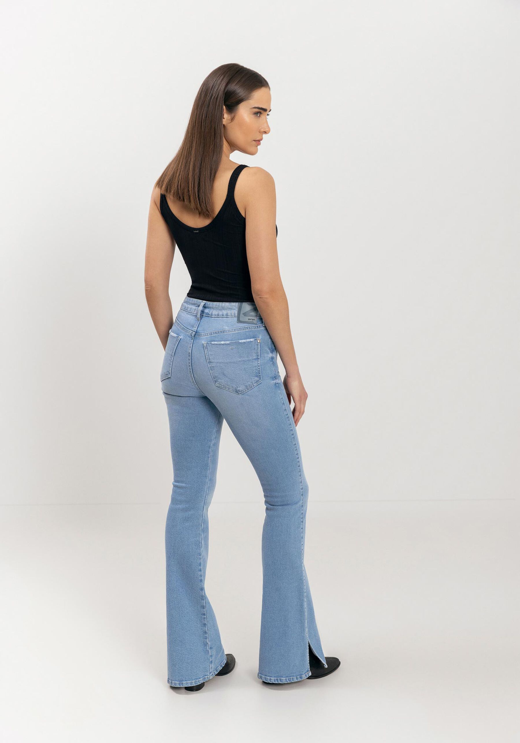 Calça Jeans Boot Cut Com Cintura Alta E Bolsos, . Calça Jeans Boot Cut Com Cintura Alta E Bolsos, , large.