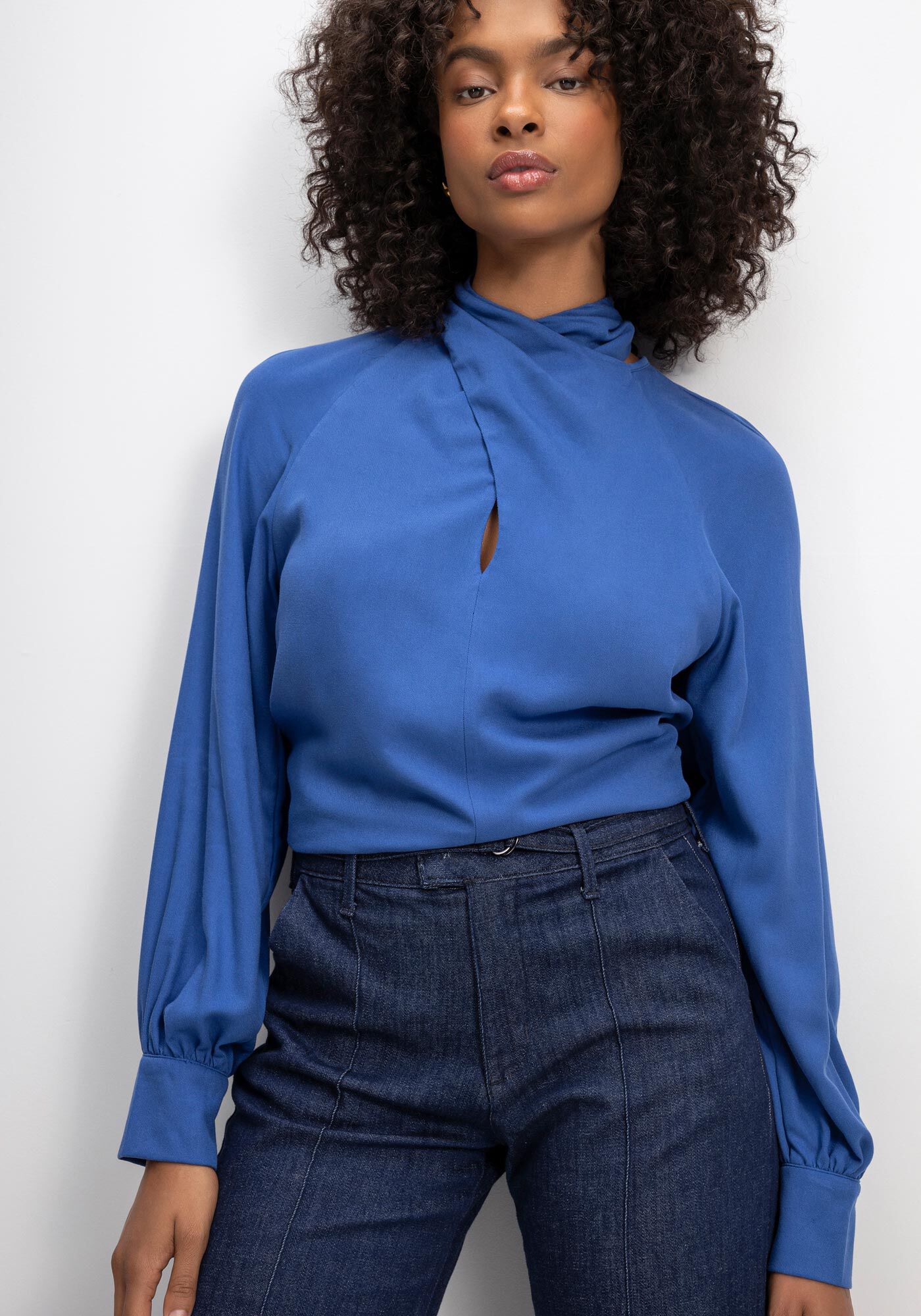 Blusa manga longa decote outlet transpassado
