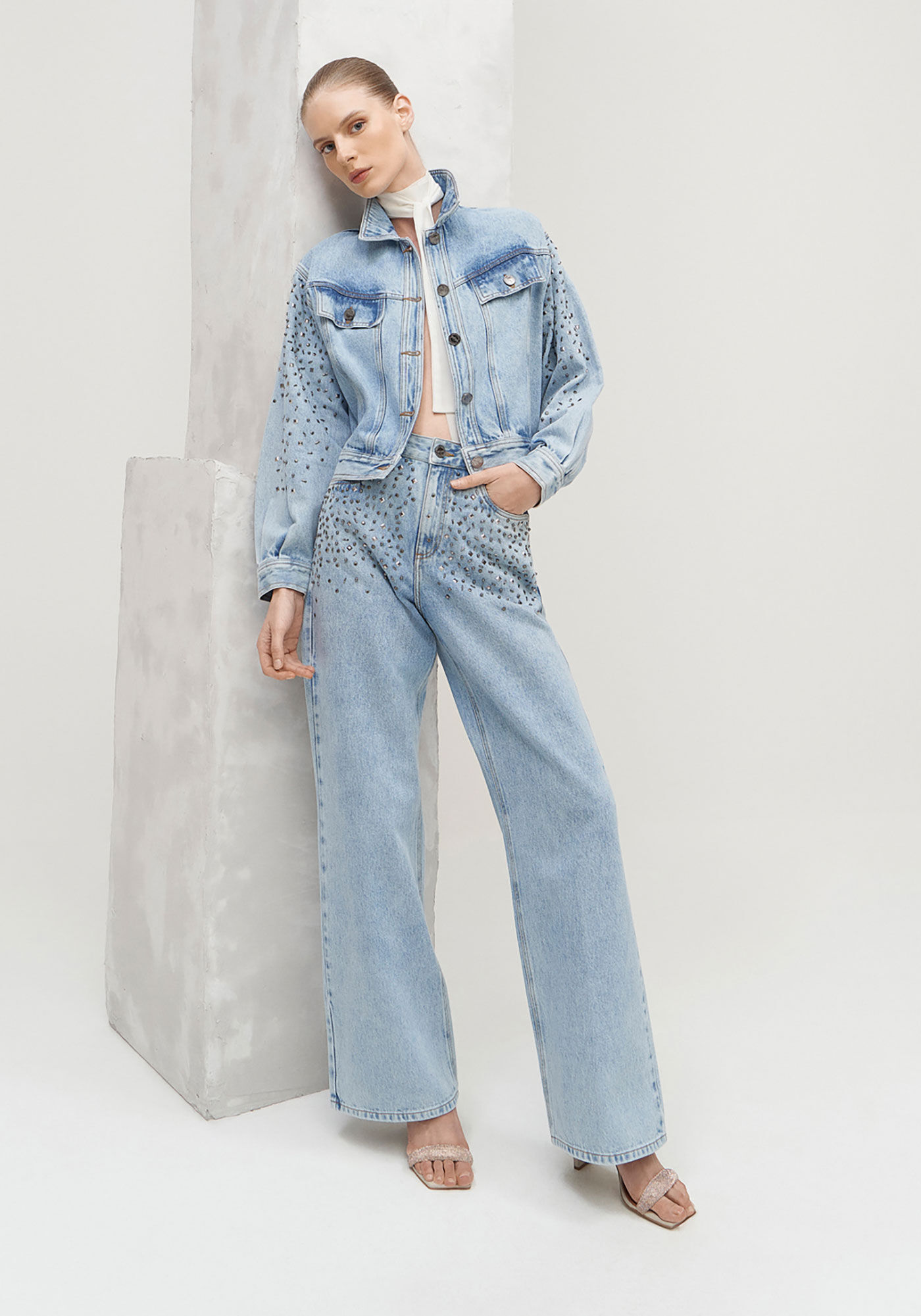 Jaqueta Jeans com Manga Bufante Bordada, JEANS, large.