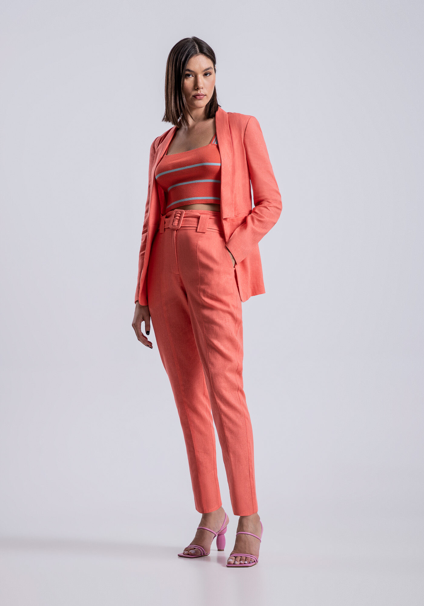 Blazer Manga Longa em Linho com Bolsos Lez a Lez