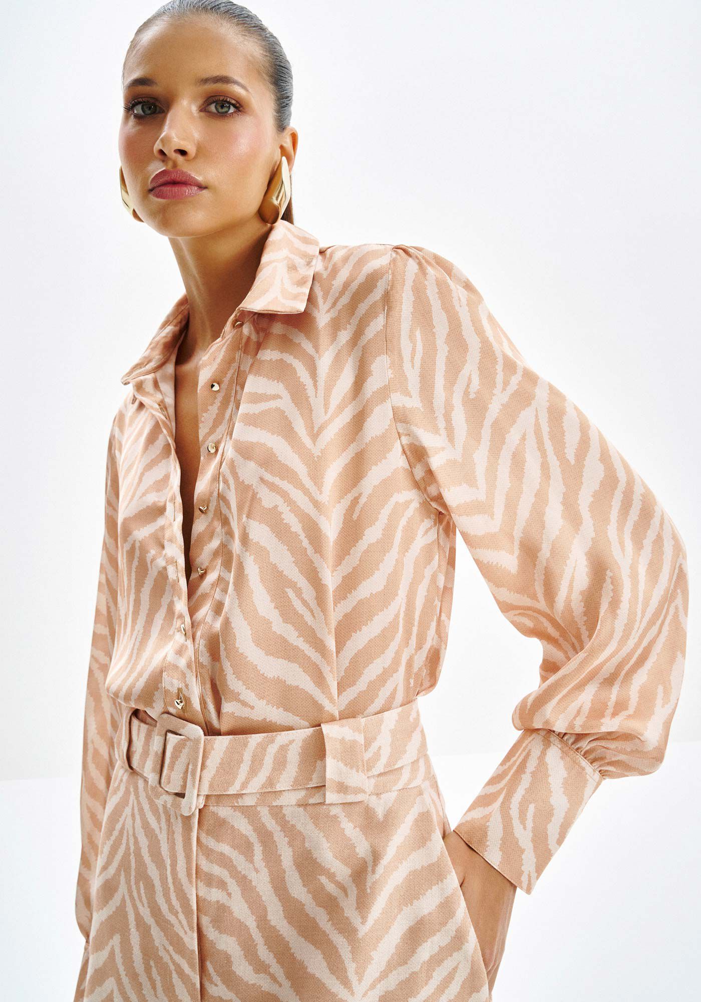 Camisa Manga Bufante em Cetim Estampada, , large.