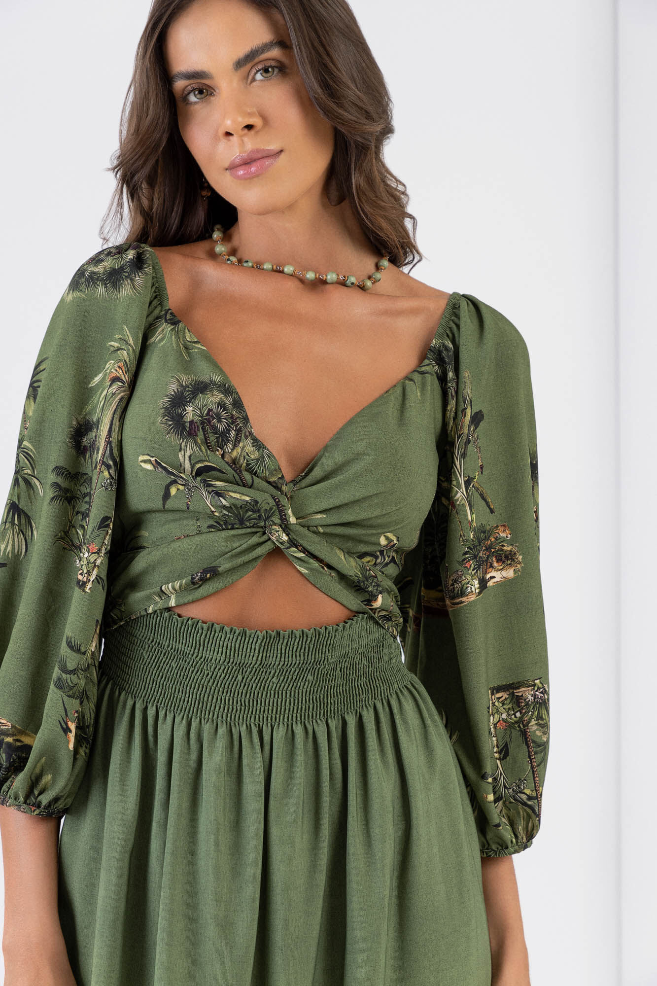 Vestido transpassado no decote deals