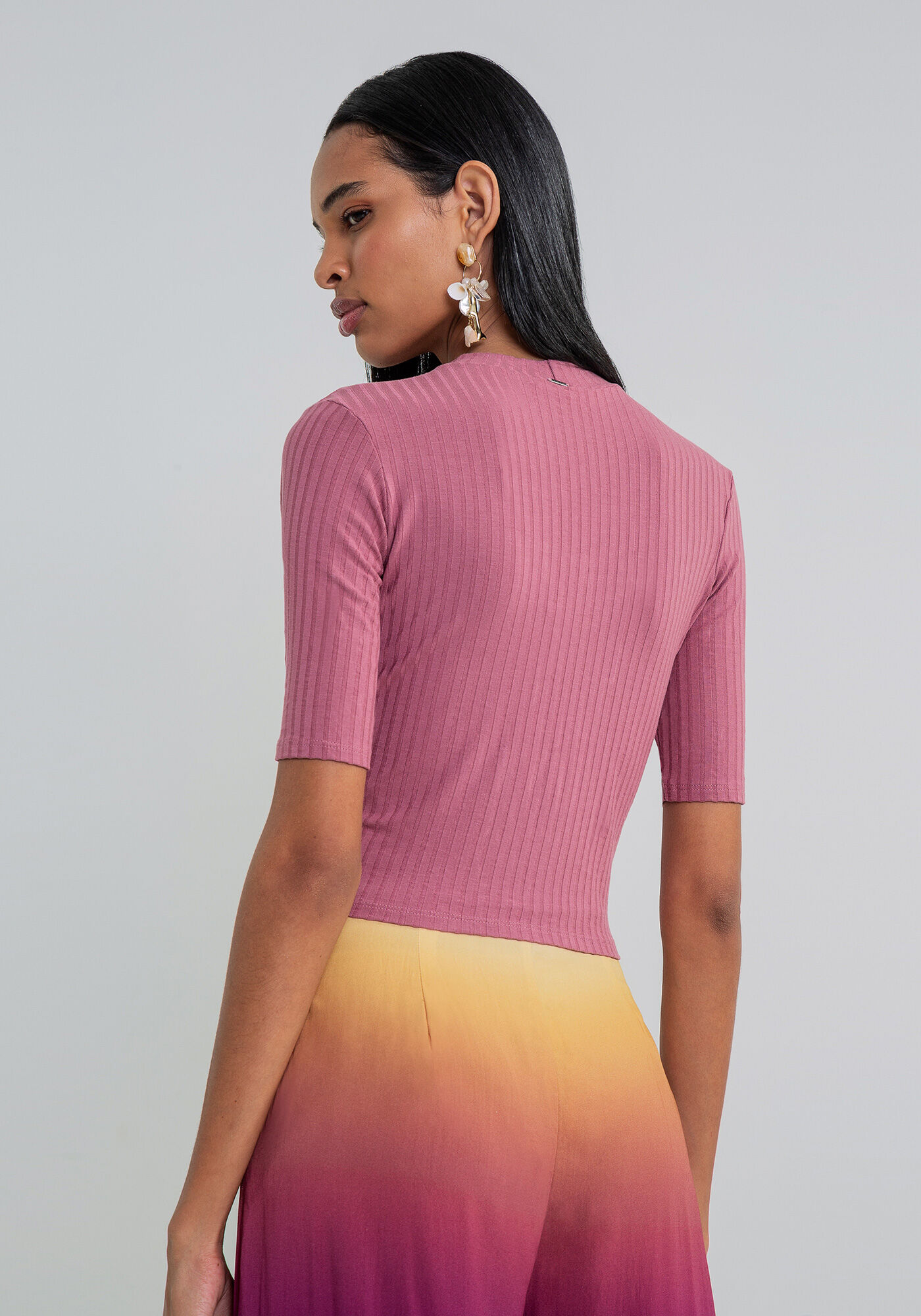 Blusa Gola Alta Recorte Decote, , large.