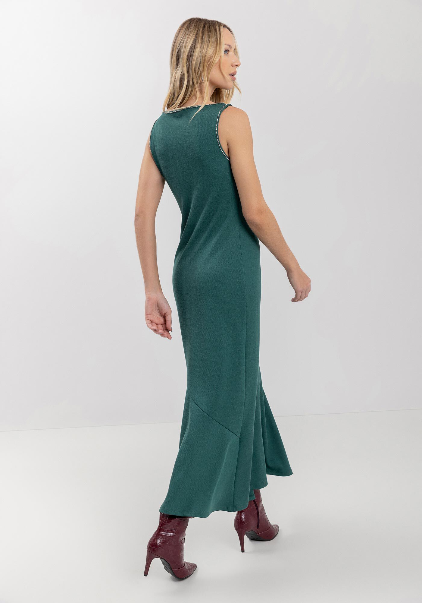 Vestido Midi Ch&aacute; Sem Mangas Com Aplica&ccedil;&otilde;es De Strass, , large.