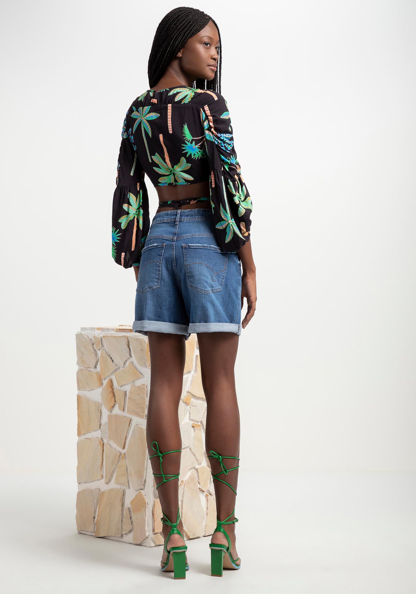 Bermuda Jeans Boyfriend com Cintura M&eacute;dia, JEANS, large.