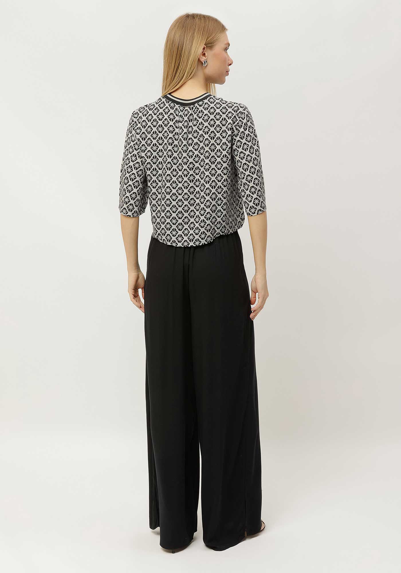 Blusa Estampada em Viscose com Retil&iacute;nea, , large.