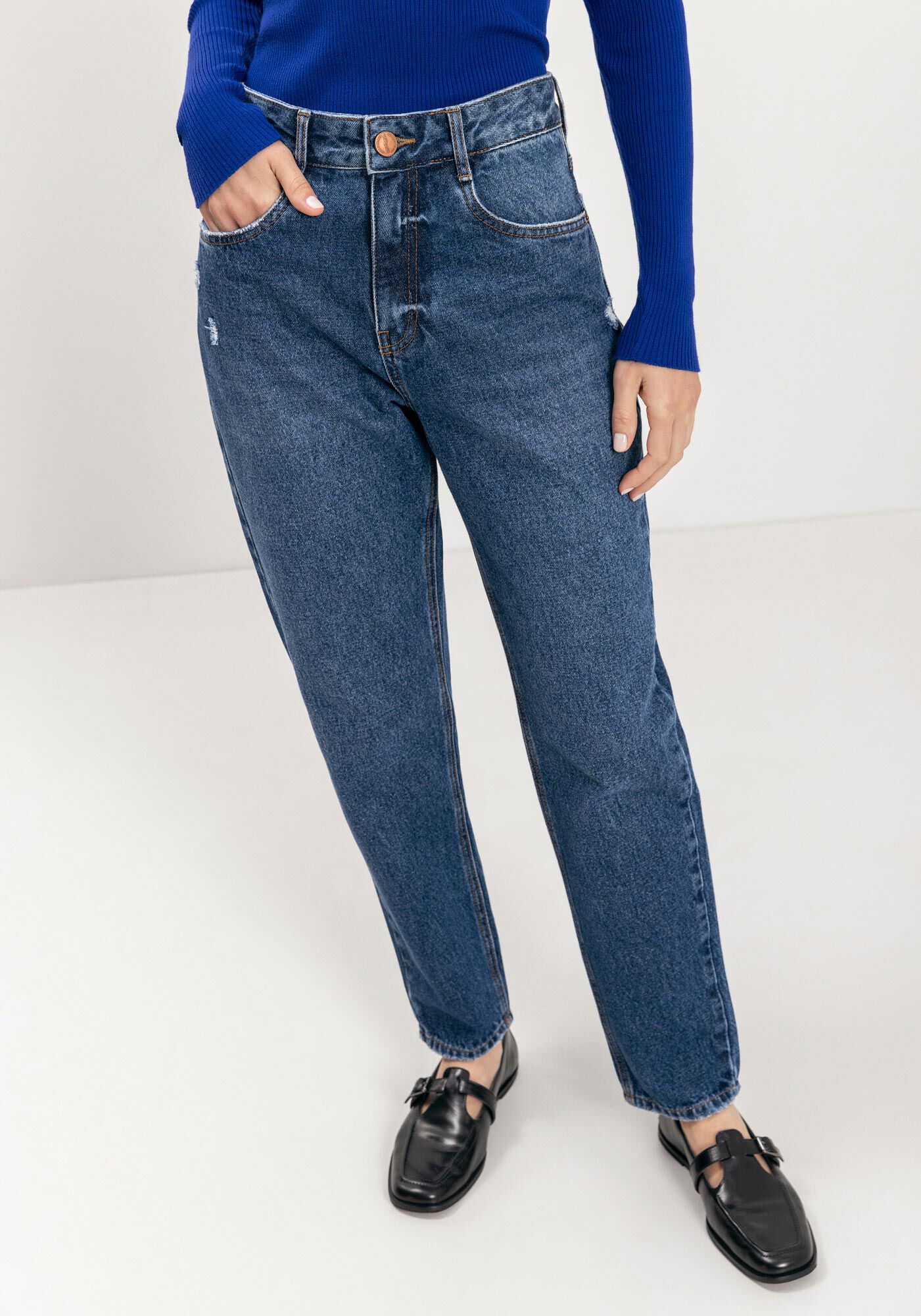Cal&ccedil;a Mom Jeans Com Cintura Alta E Bolsos Funcionais, , large.