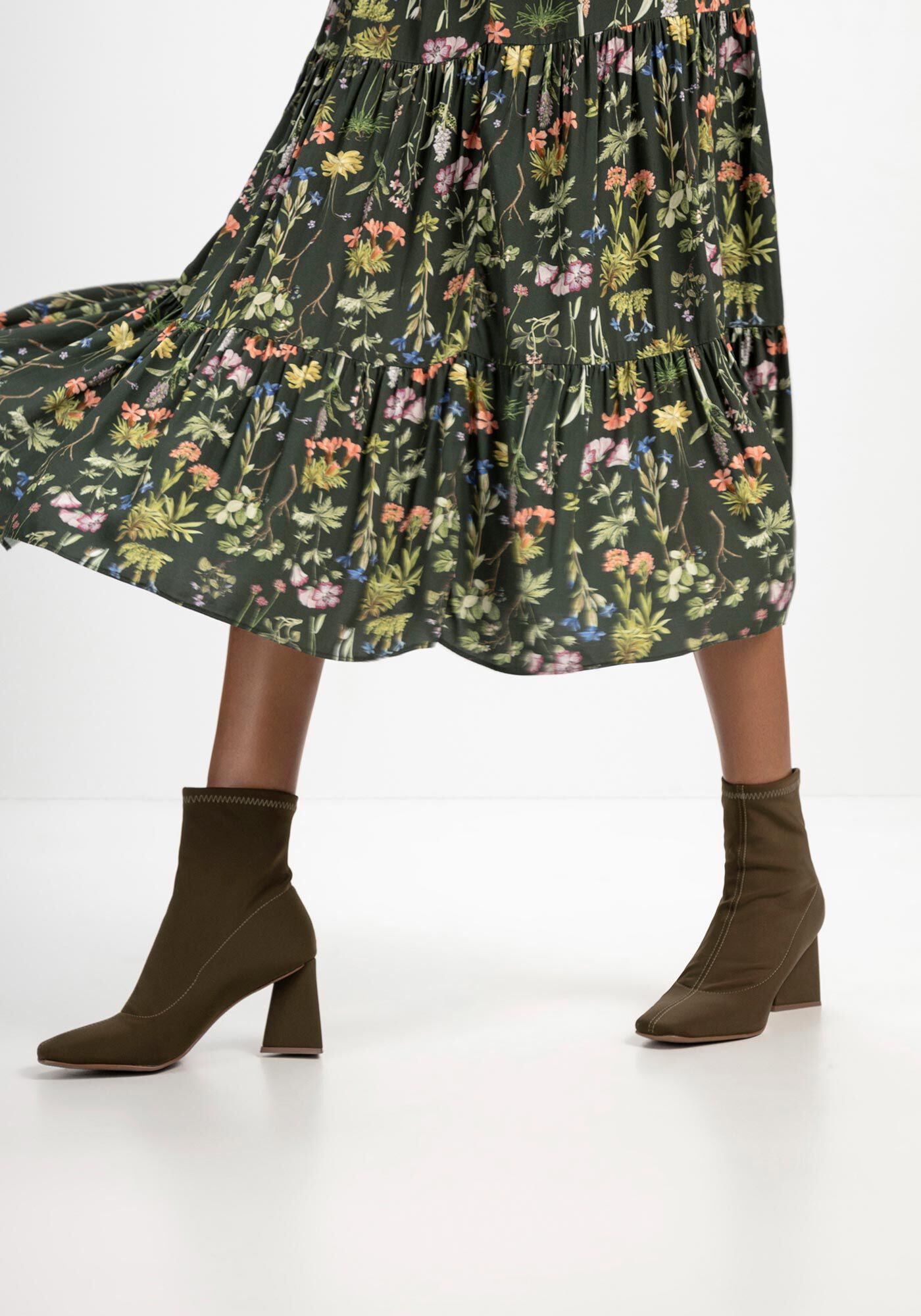 Bota Knit Bico Fico com Salto Flare, , large.