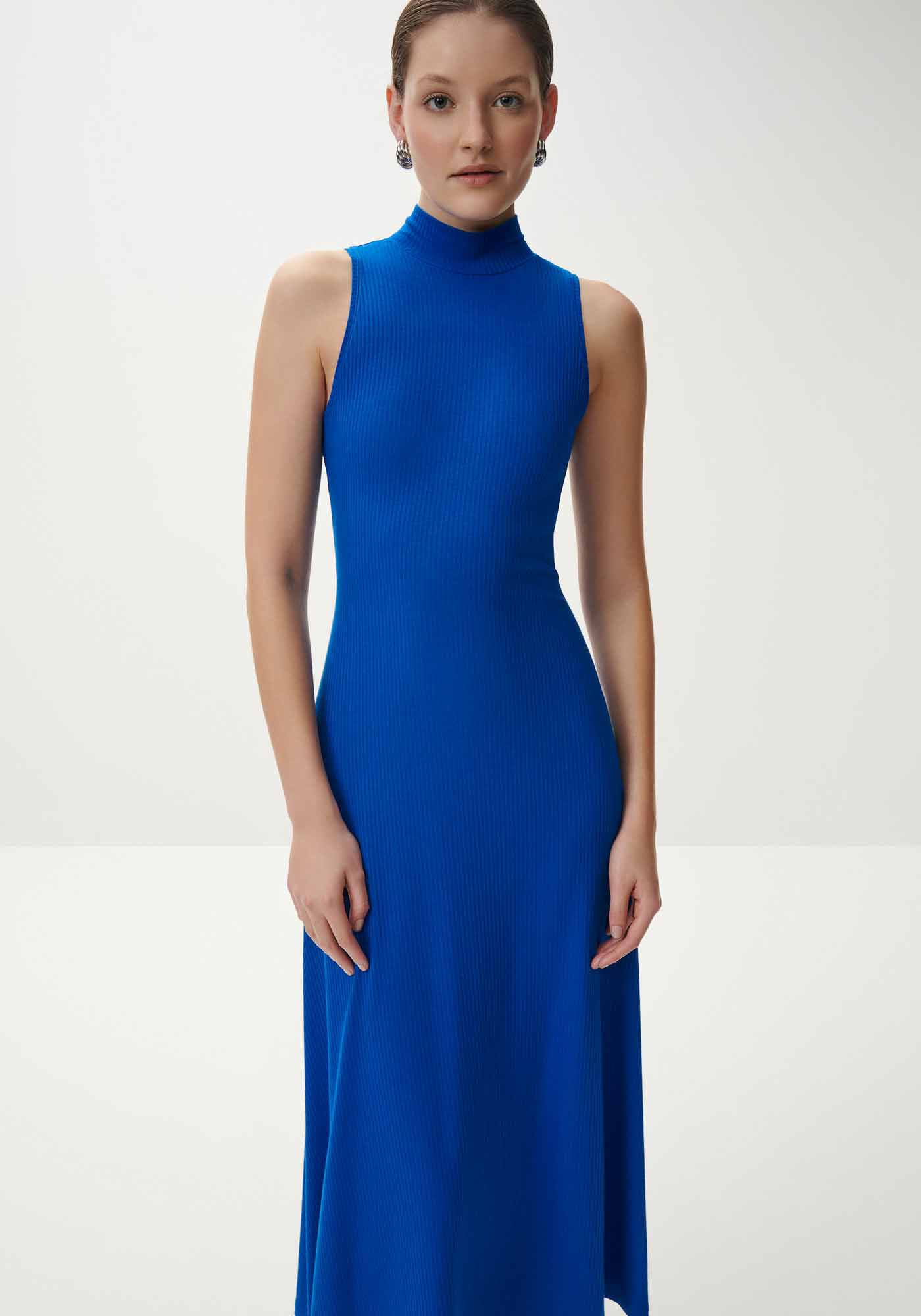 Vestido Midi Evas&ecirc; Canelado com Gola Alta, AZUL BLUE BELL, large.