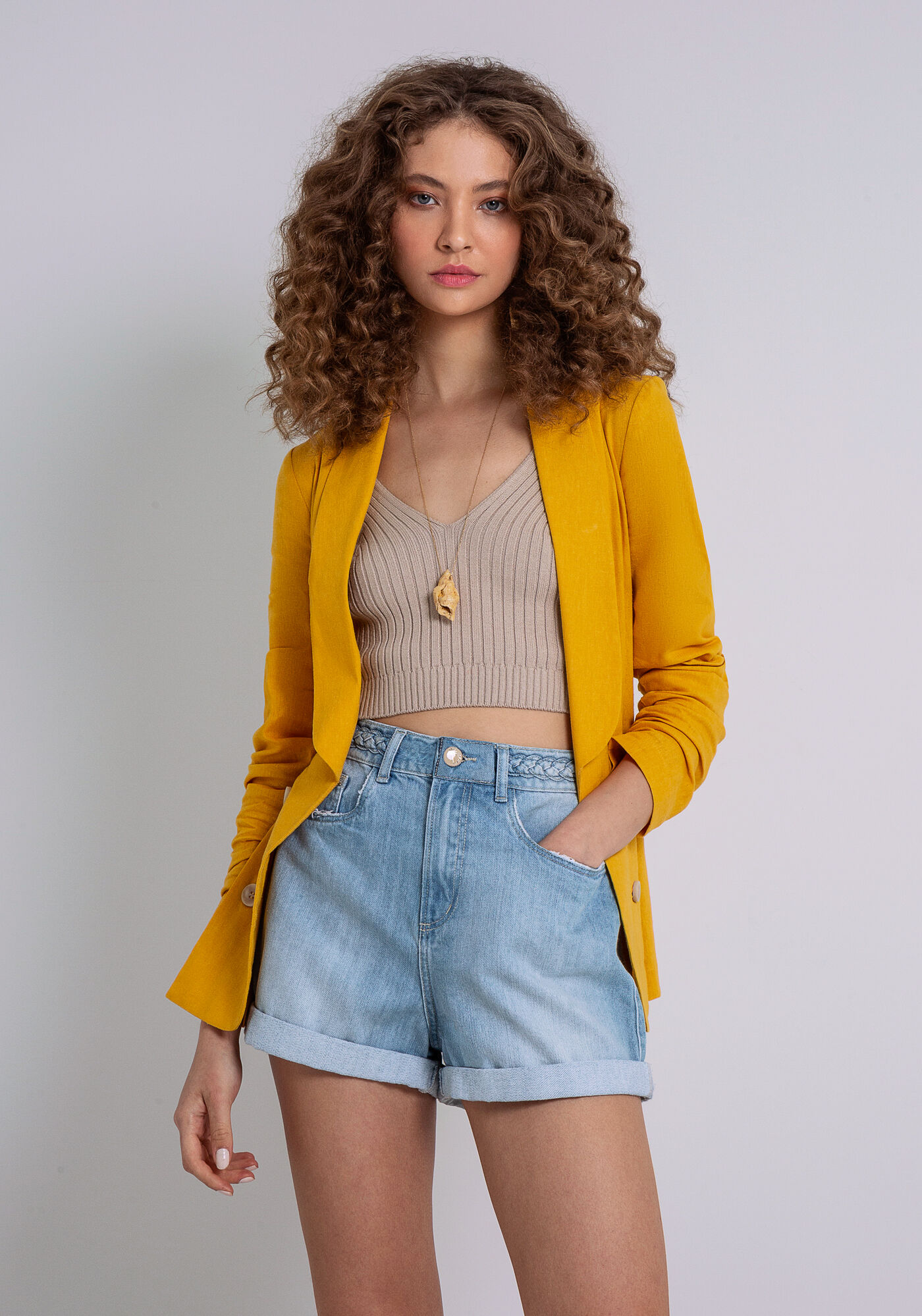 Shorts Jeans Mom com C&oacute;s Tran&ccedil;ado, , large.