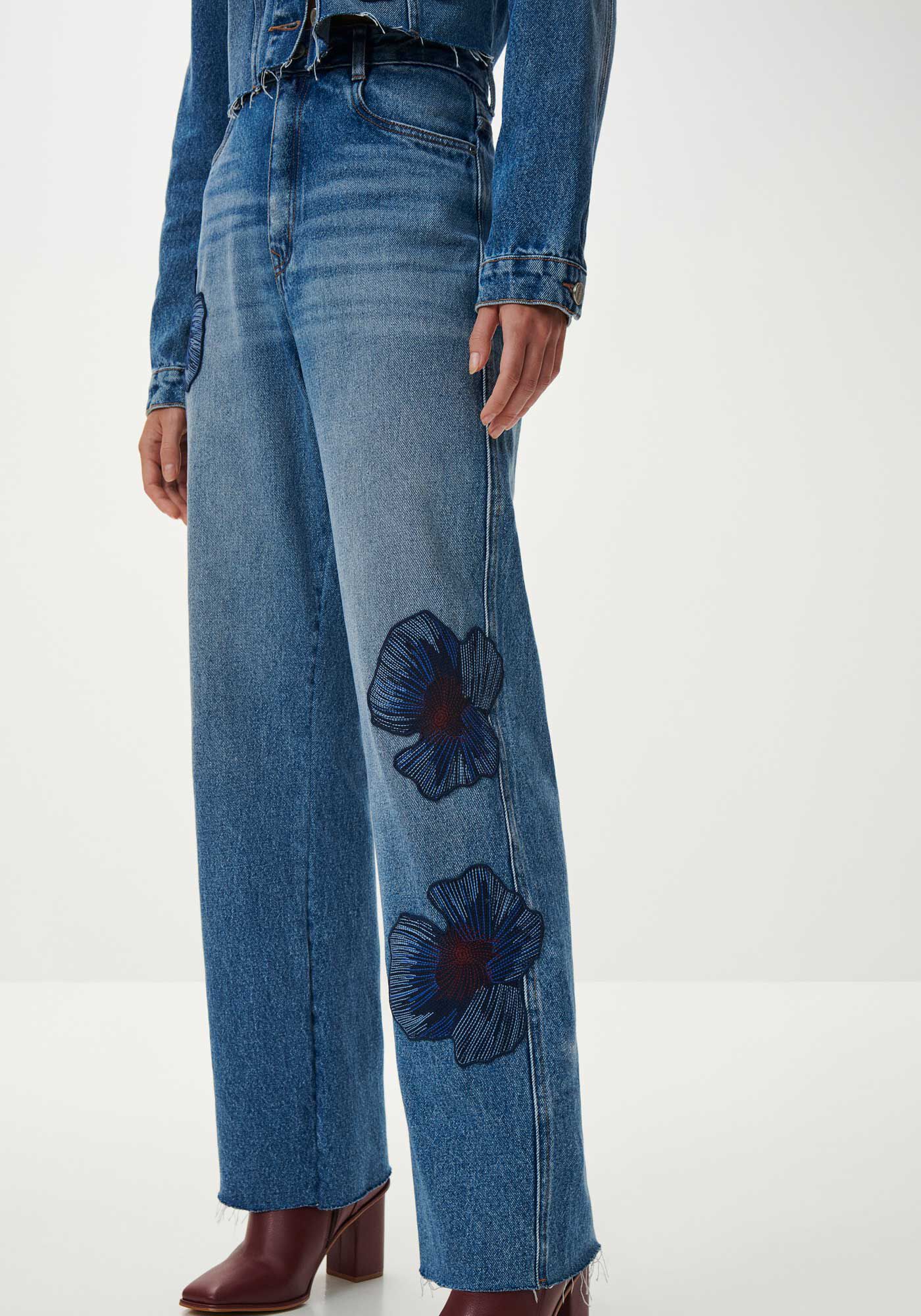 Cal&ccedil;a Jeans Reta Super Alta com Bordado Flores, , large.