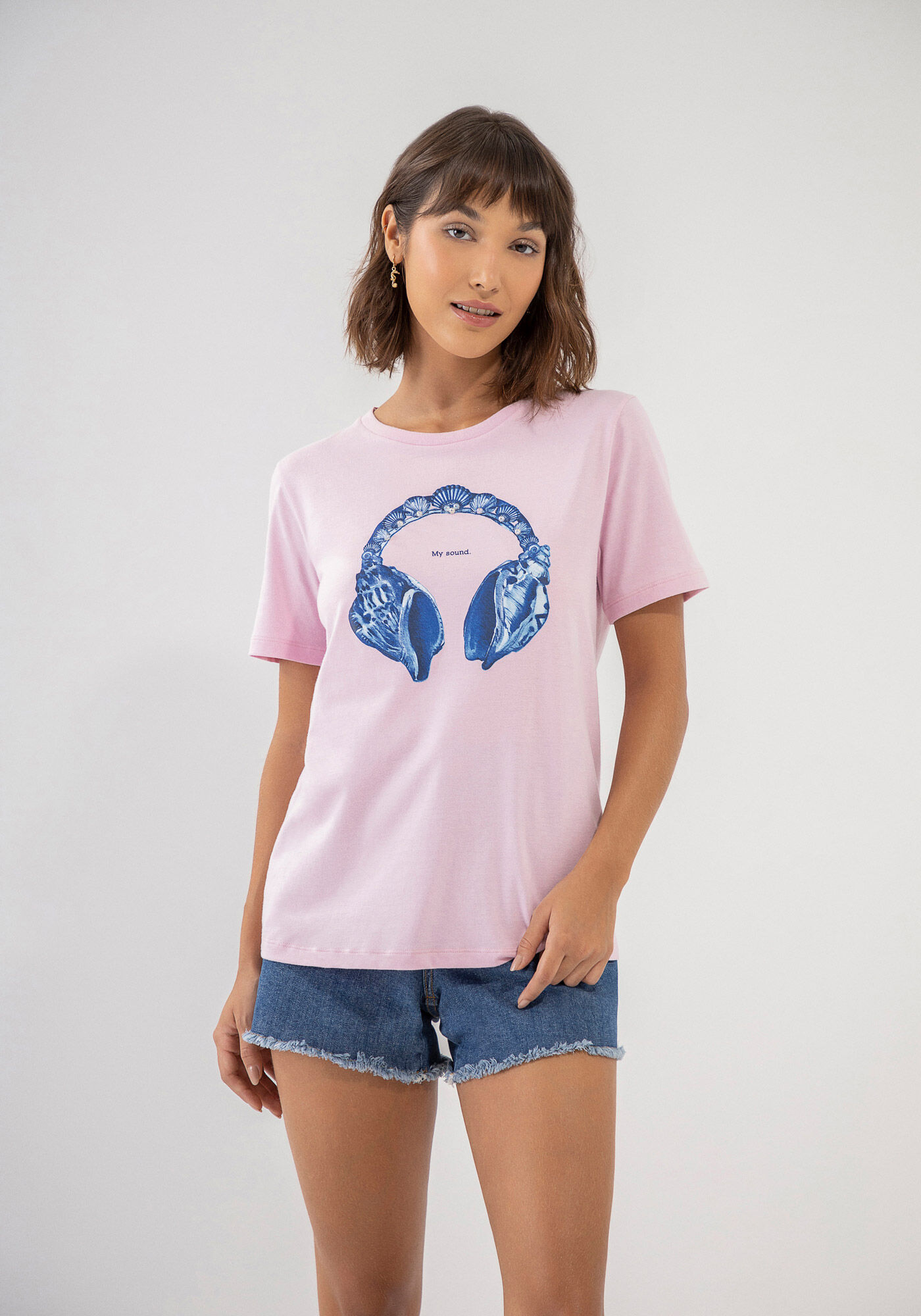 T-shirt em Malha Prime Estampada com P&eacute;rolas, , large.